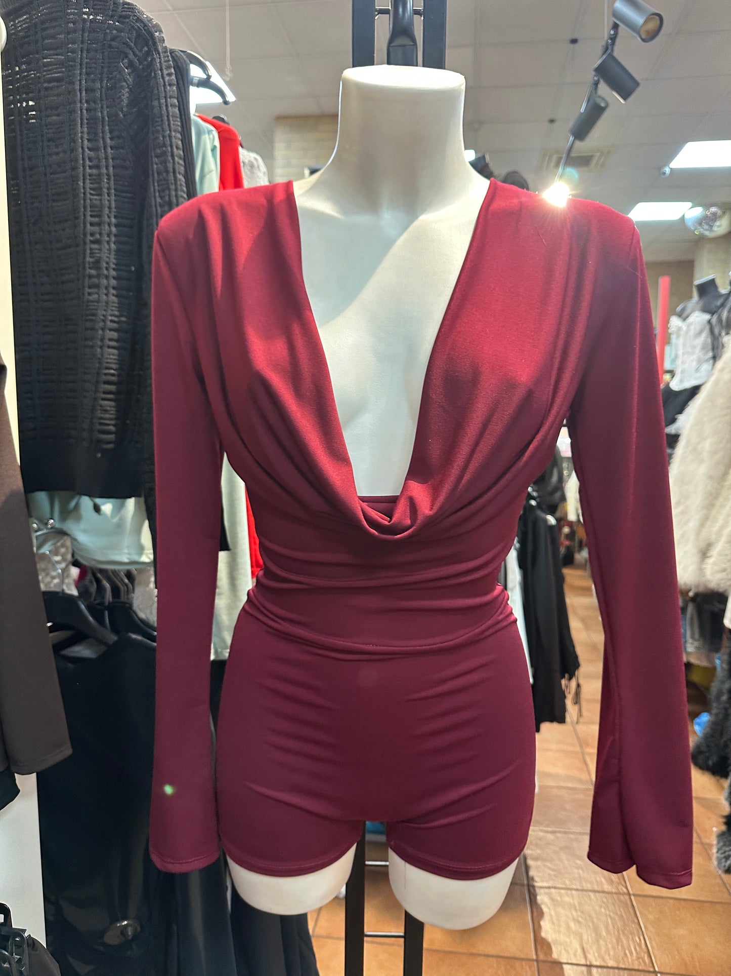 Tuta corta maniche lunghe con scollo a cascata – TENTAZIONE NOTTURNA 🌹🔥