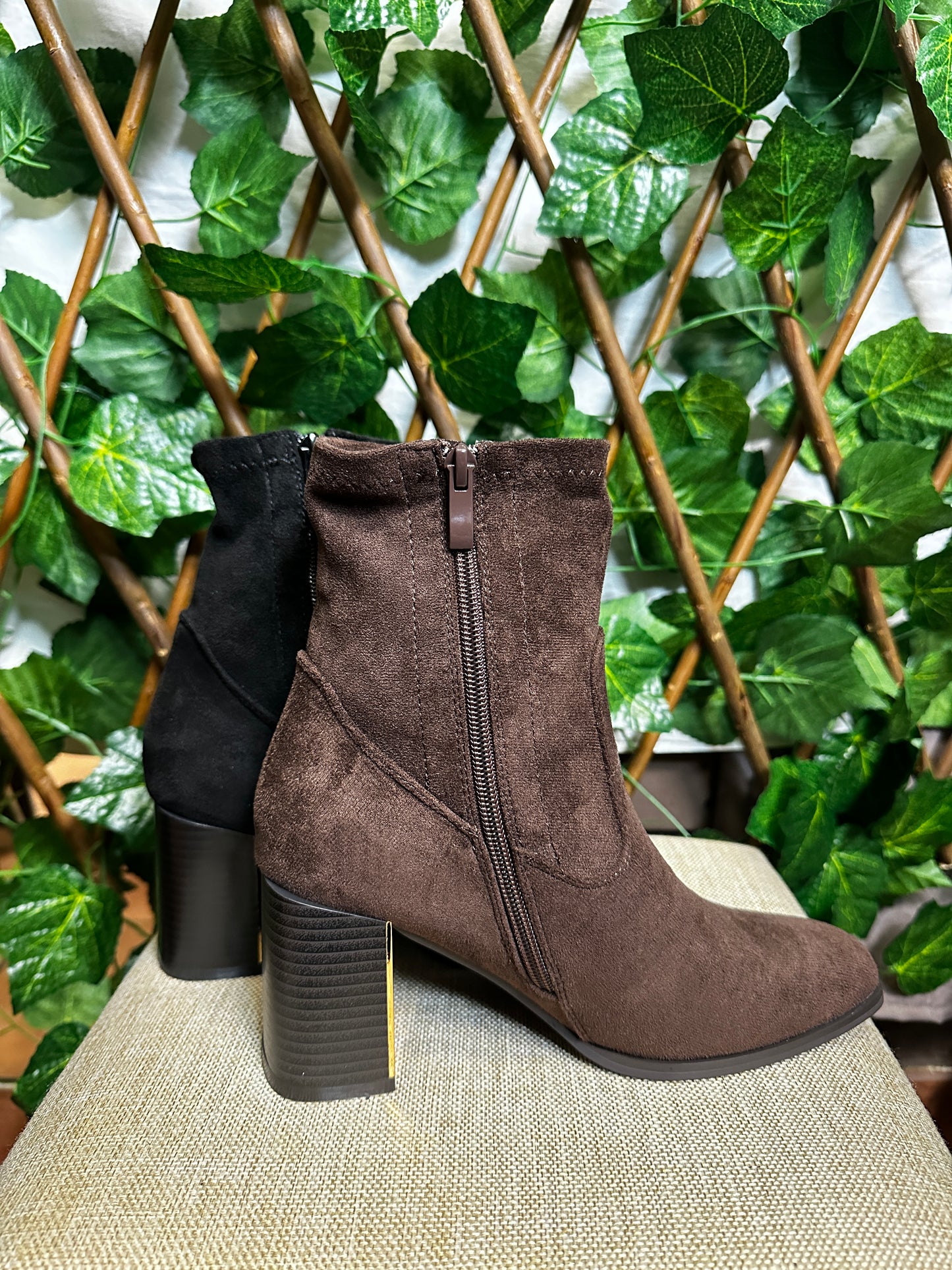 Low heeled boots