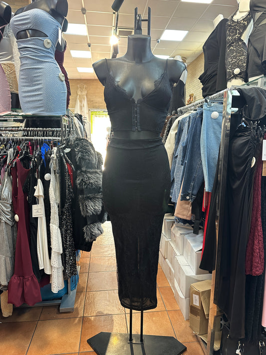 Completo "Lace Passion" – Top Bustino e Gonna Lunga in Pizzo