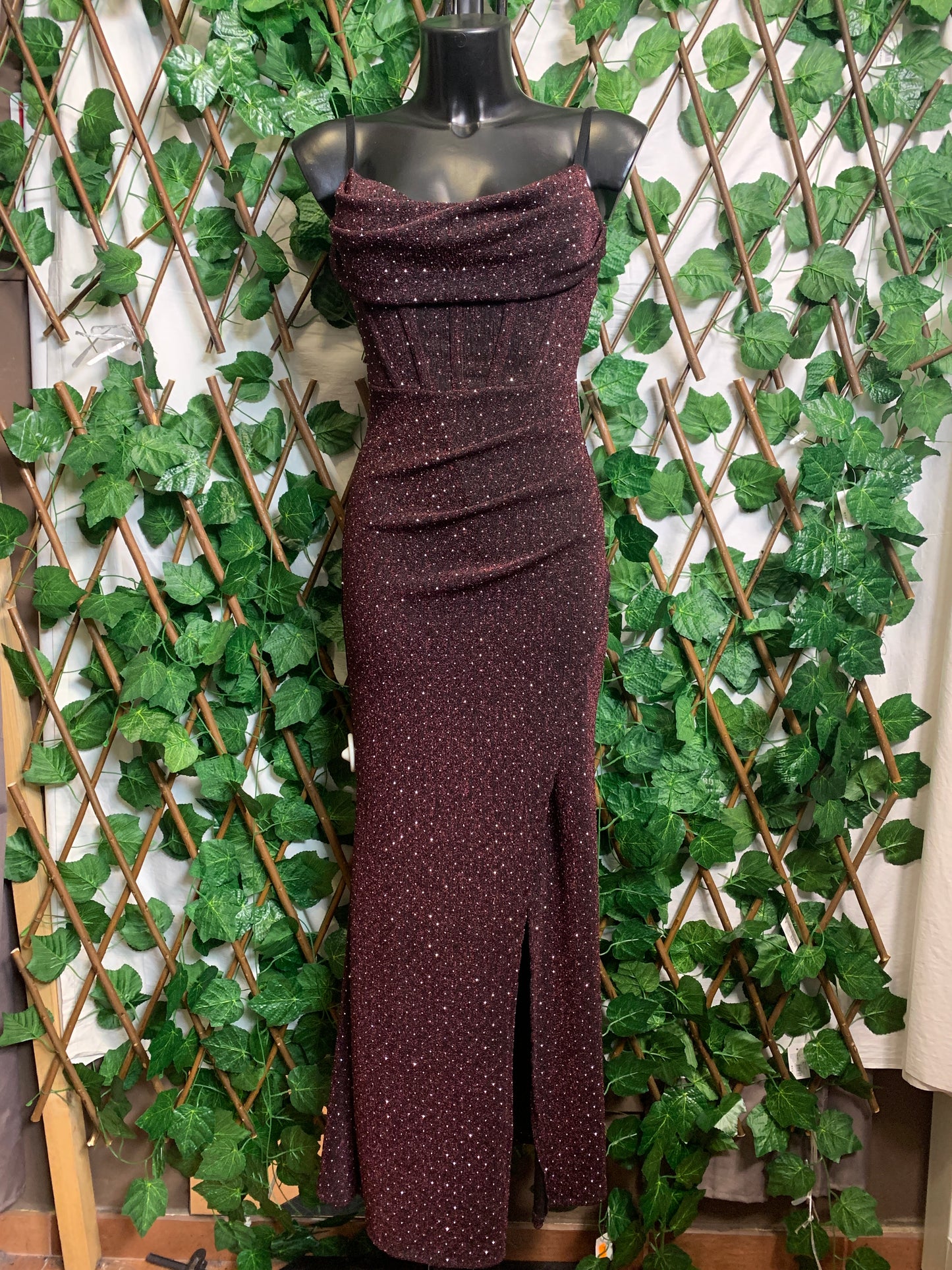 Vestito lungo elegante con brillantini