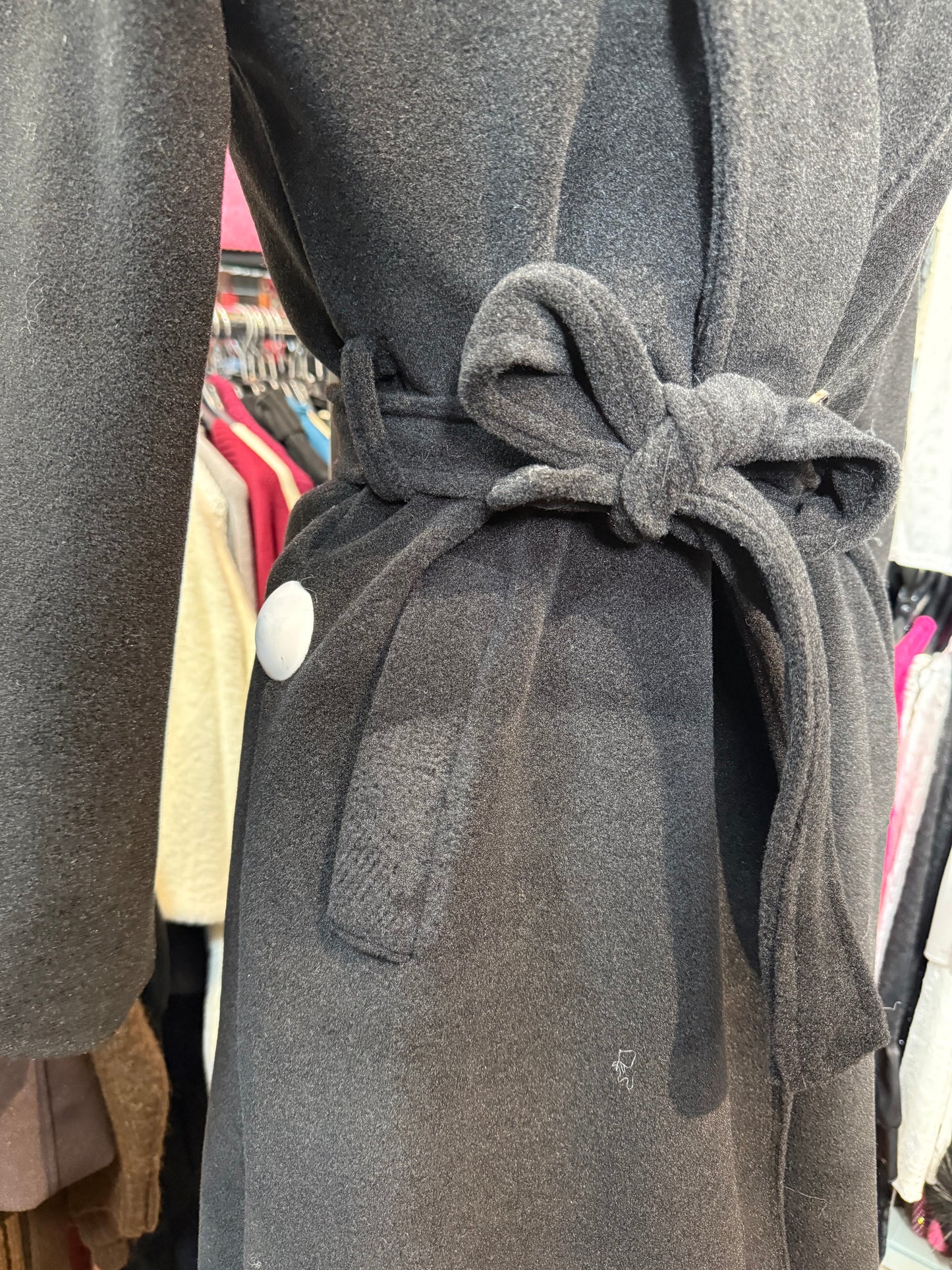 Cappotto lungo in pelliccia ecologica morbida – ABBRACCIO DI VELLUTO 🖤🤍