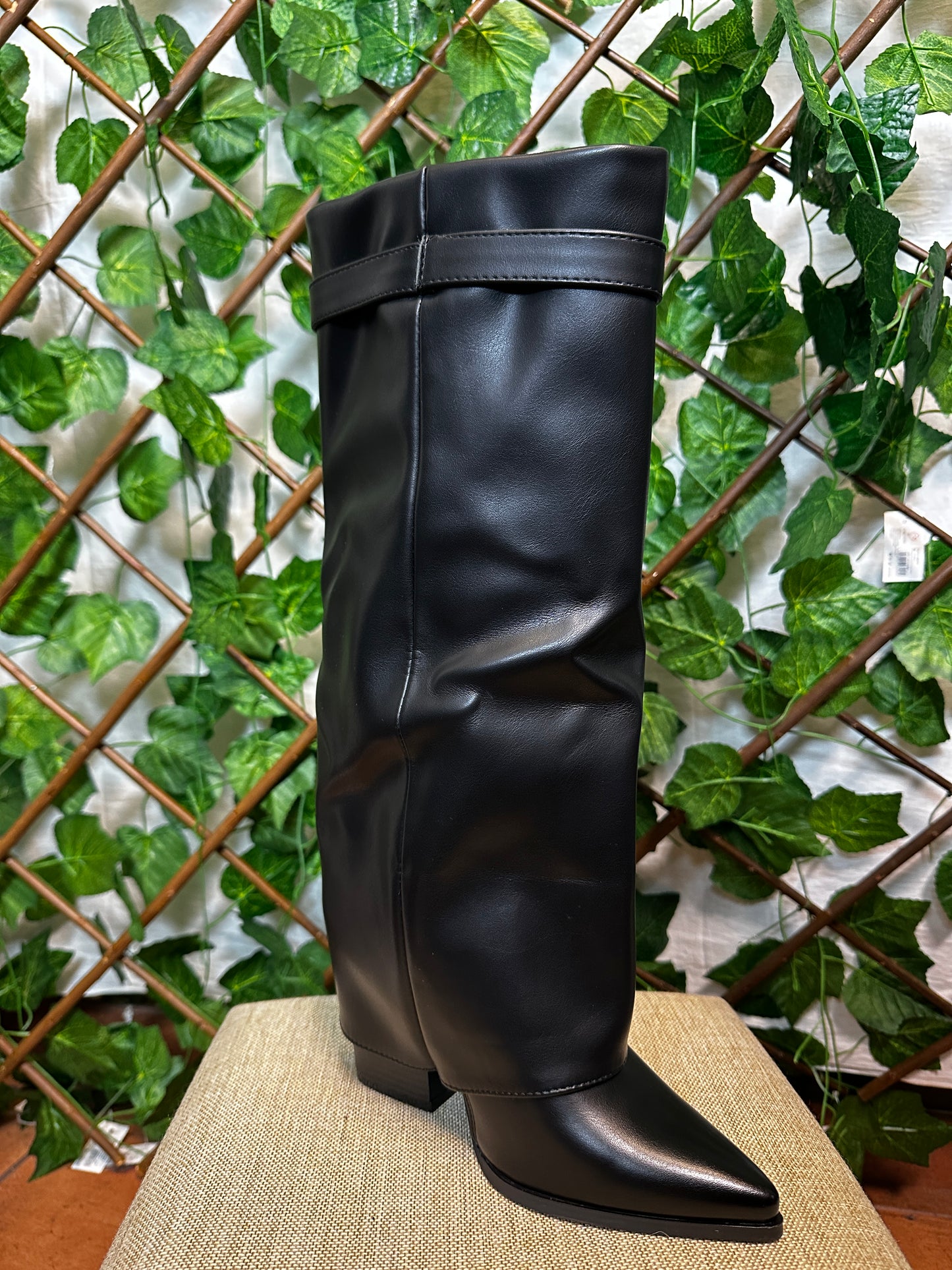 High boot with gold padlock (4.5 inch heel)