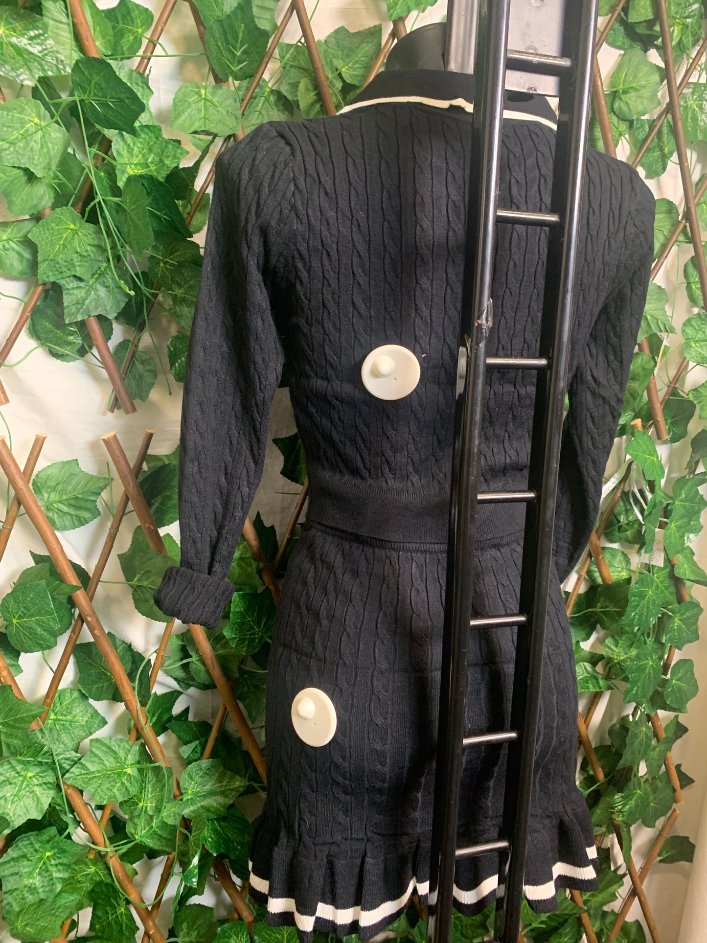 Completo manica lunga e gonna corta