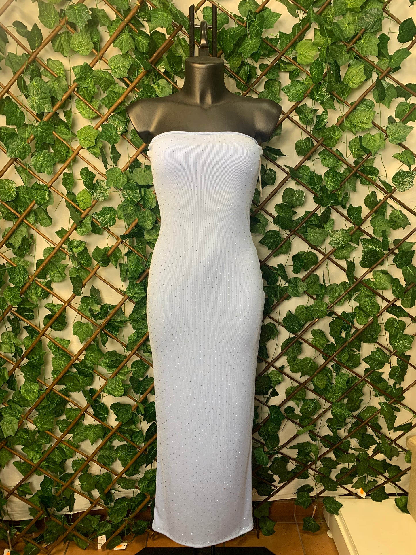 VESTITO LUNGO NERO TUBINO – ELEGANZA CON STRASS ✨
