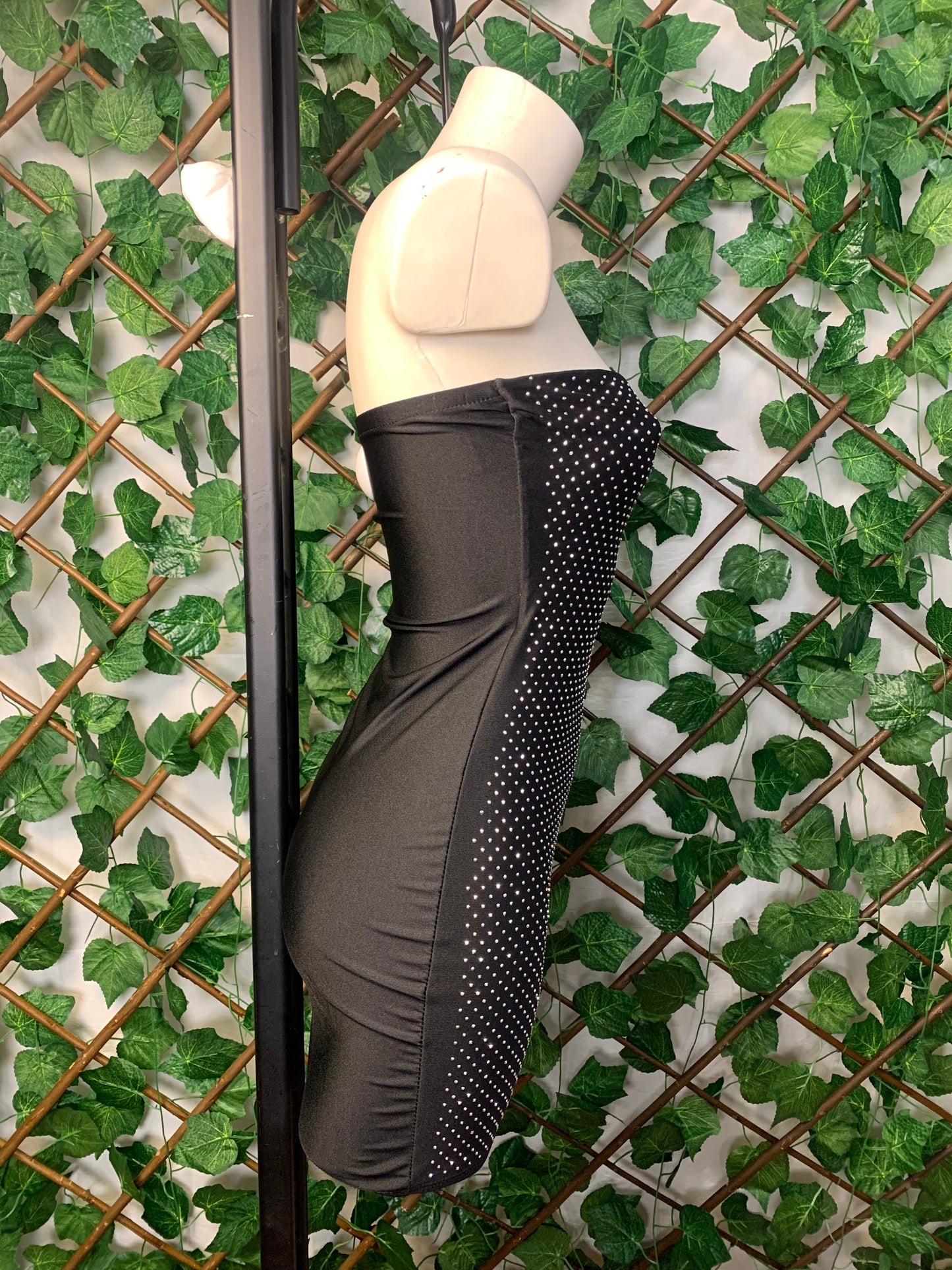 Abito corto con inserti in strass Nero