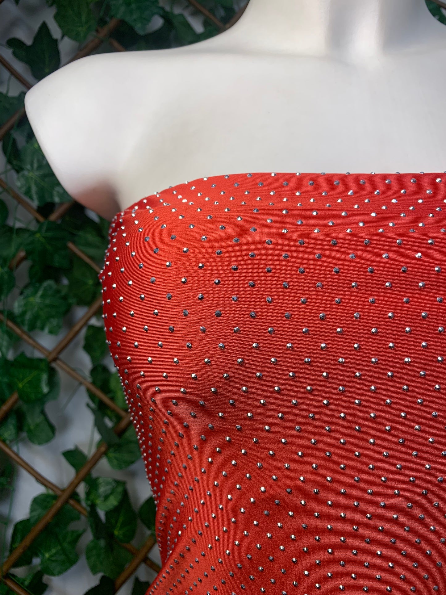 Abito corto con inserti in strass Nero