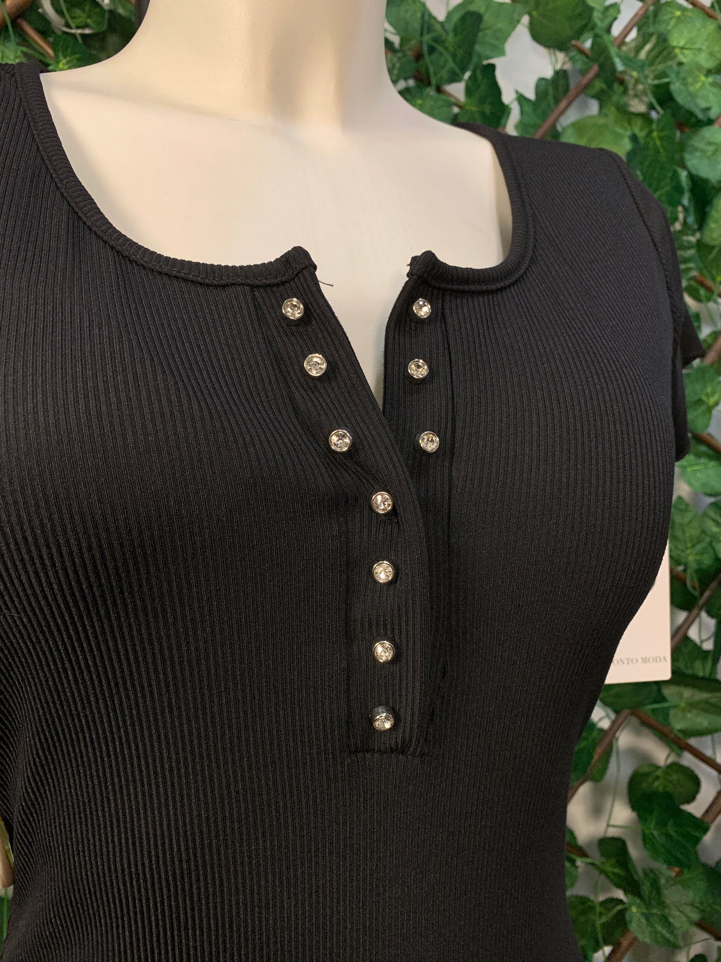 Vestito lungo a mezza manica con bottoni brillantinati