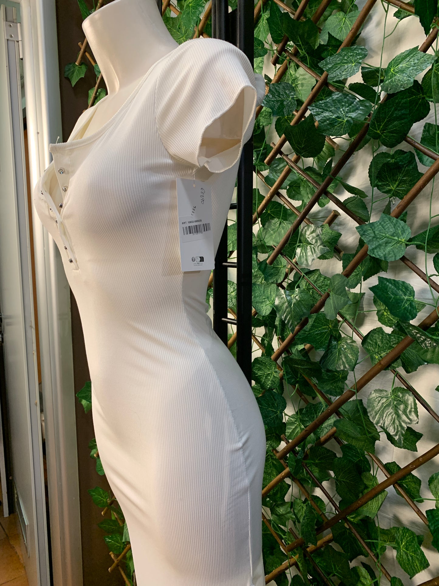 Vestito lungo a mezza manica con bottoni brillantinati