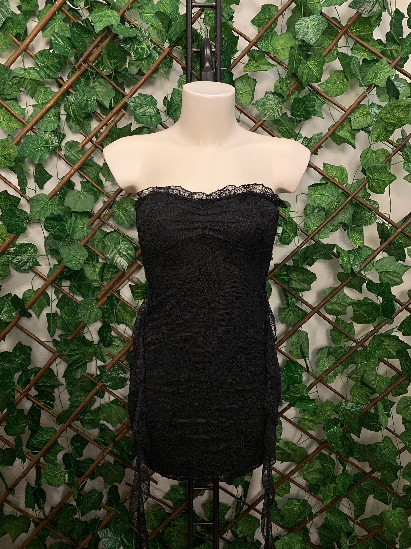 Vestito Bianco in Pizzo – Modello Fascia con Drappeggio Laterale | Elegante & Sexy