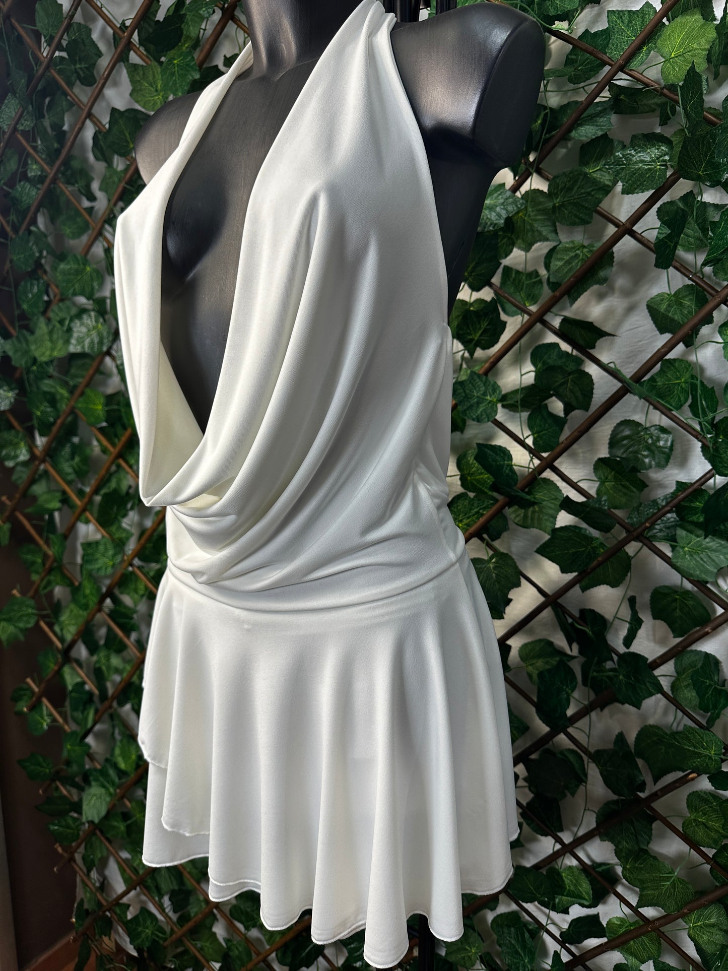 Vestito Scollatura Cascata – Effetto Drappeggio e Gonna Svasata | Taglia Unica