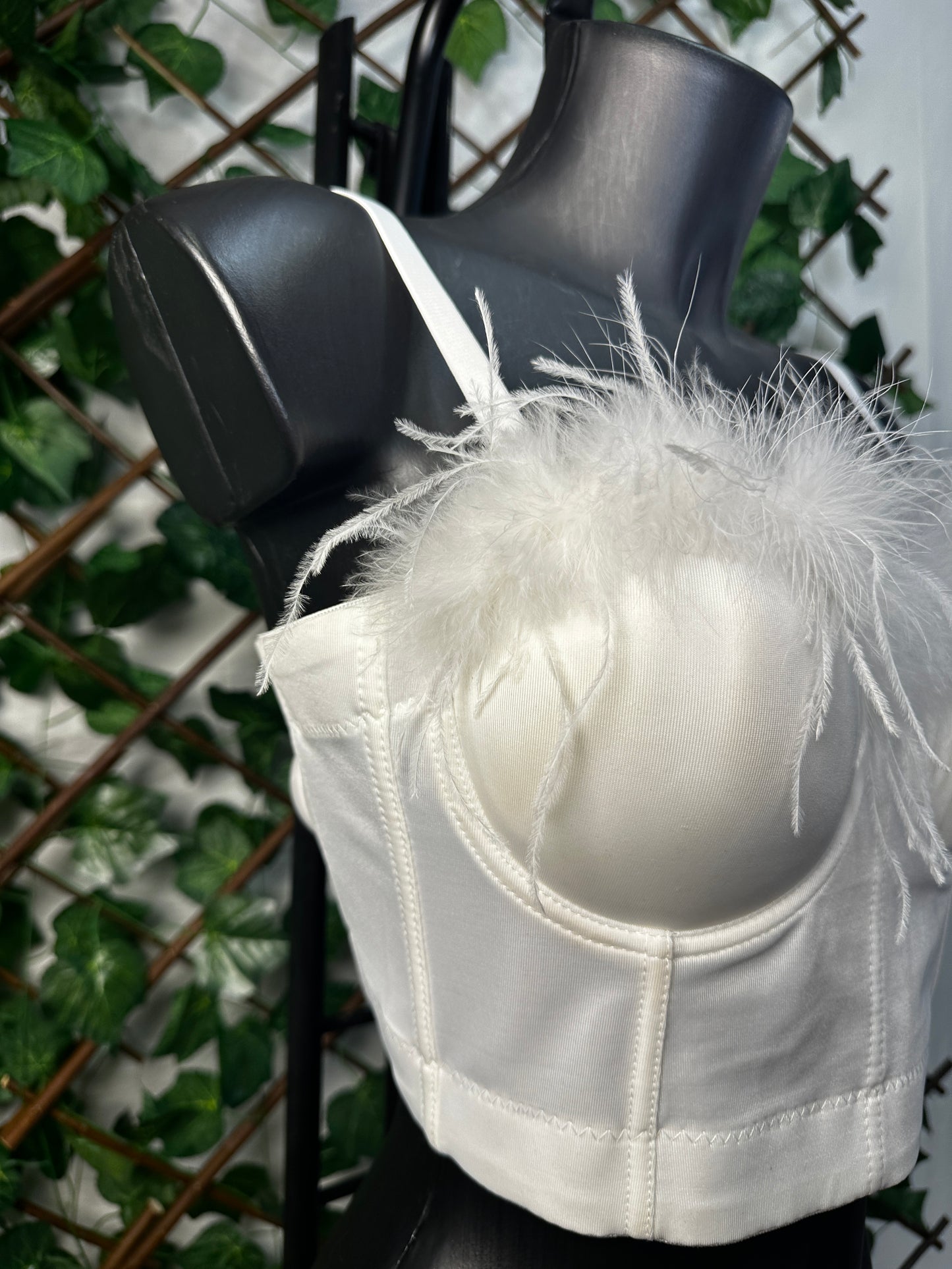 Bustier Nero/Bianco/Rosa con Piume – Effetto Diva | Top Serata Trendy