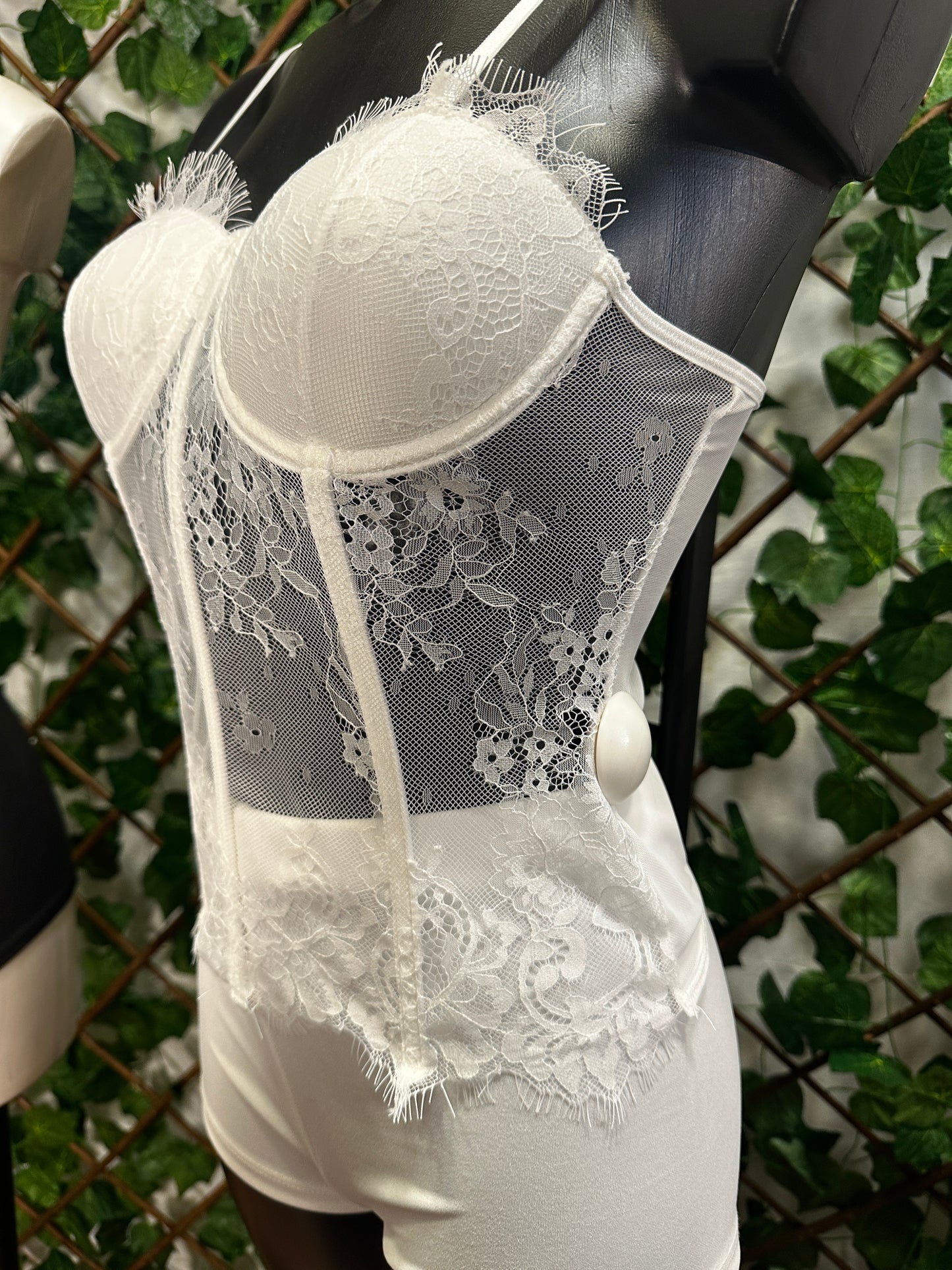 Corsetto in Pizzo Bianco e Nero