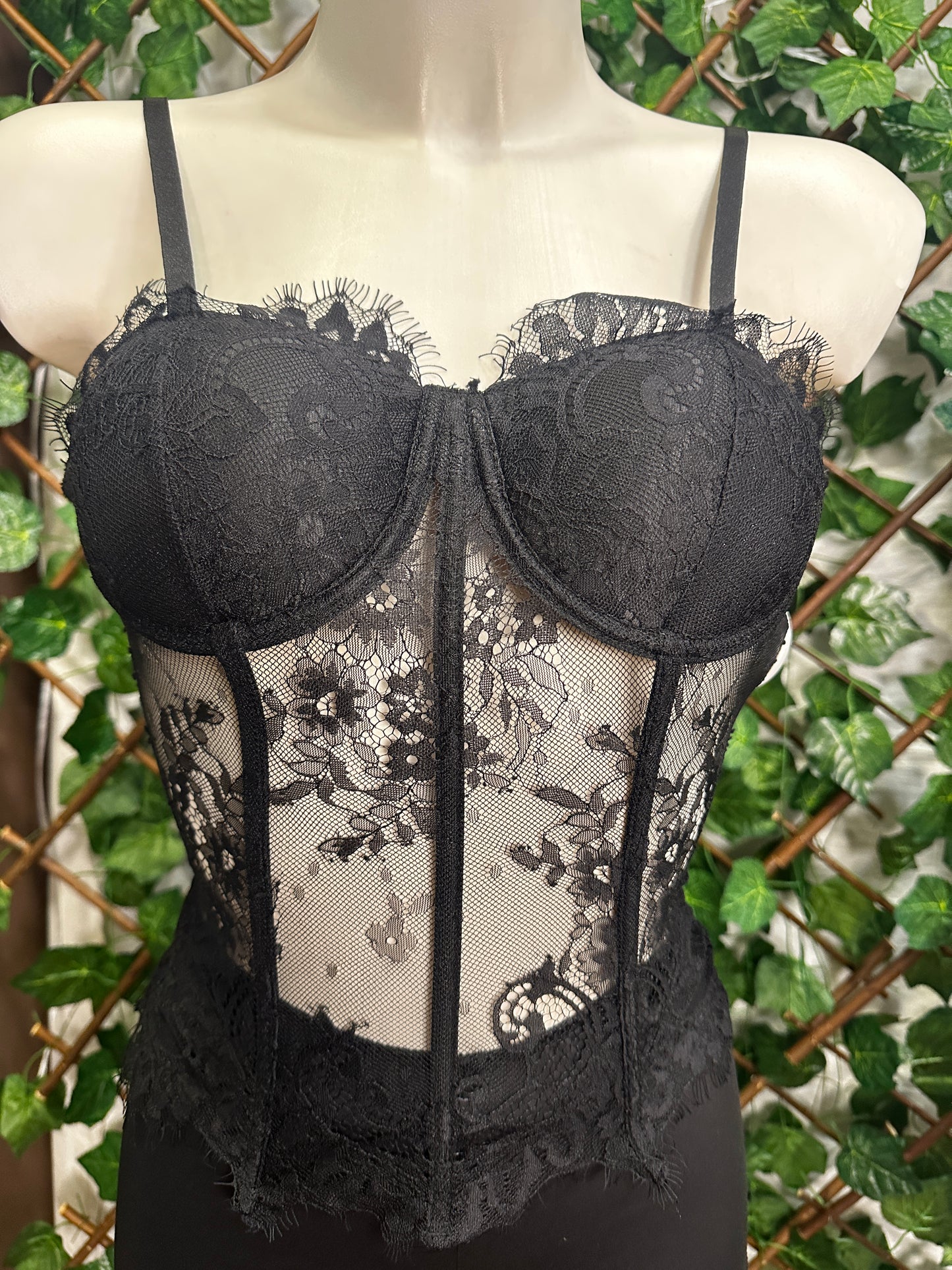 Corsetto in Pizzo Bianco e Nero