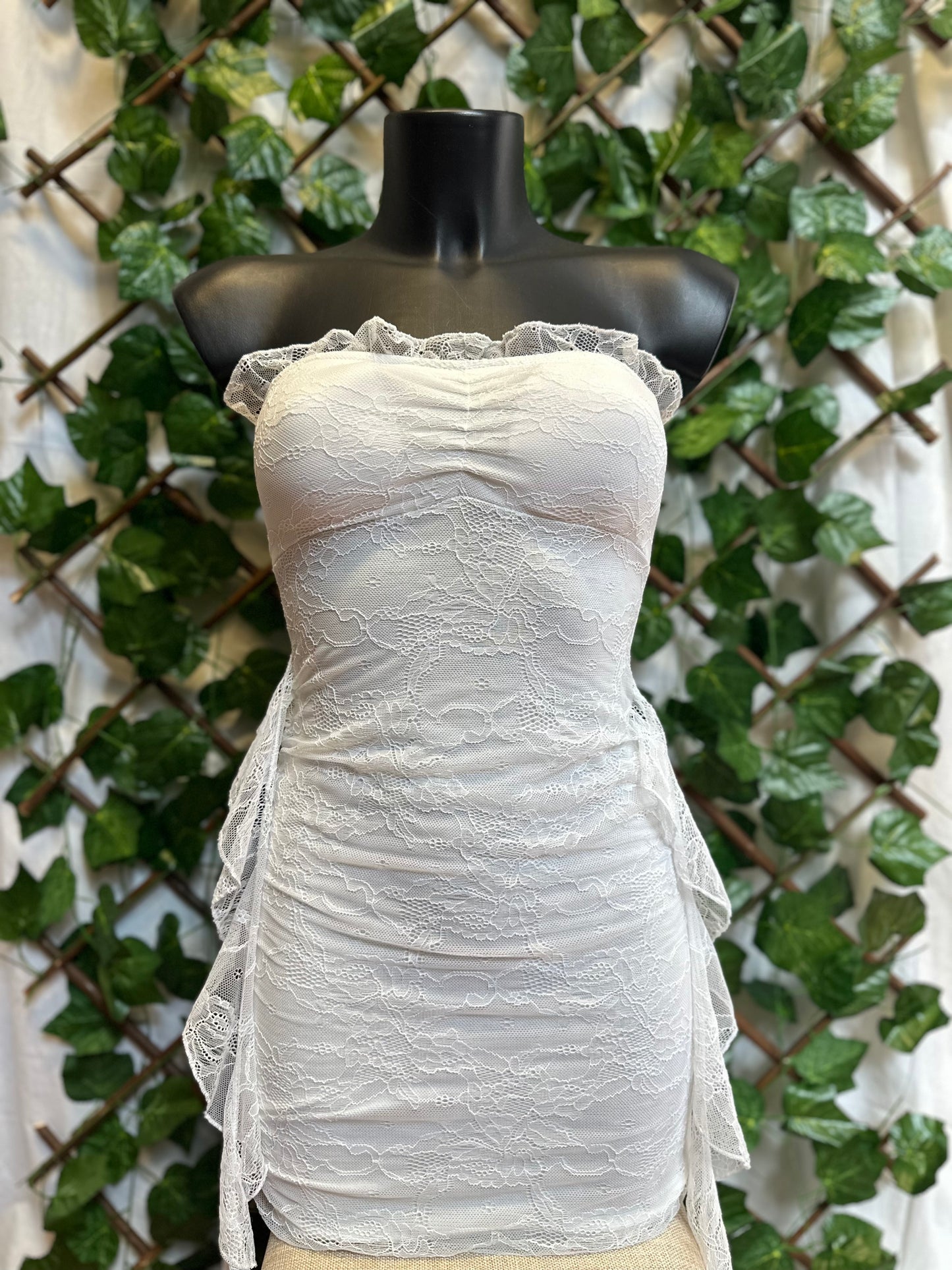 Vestito Bianco in Pizzo – Modello Fascia con Drappeggio Laterale | Elegante & Sexy