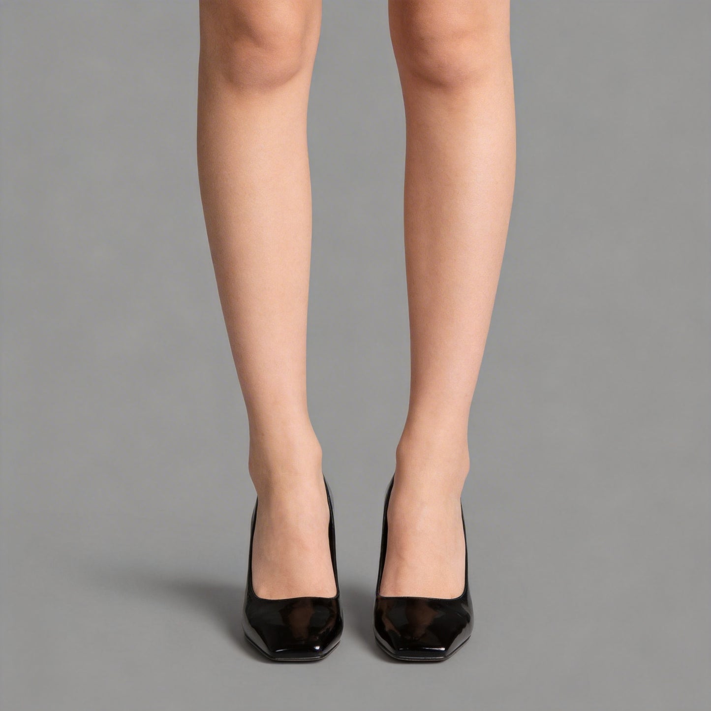 Décolleté "Essential Gloss" – Raffinatezza in Vernice a Punta Sfilata