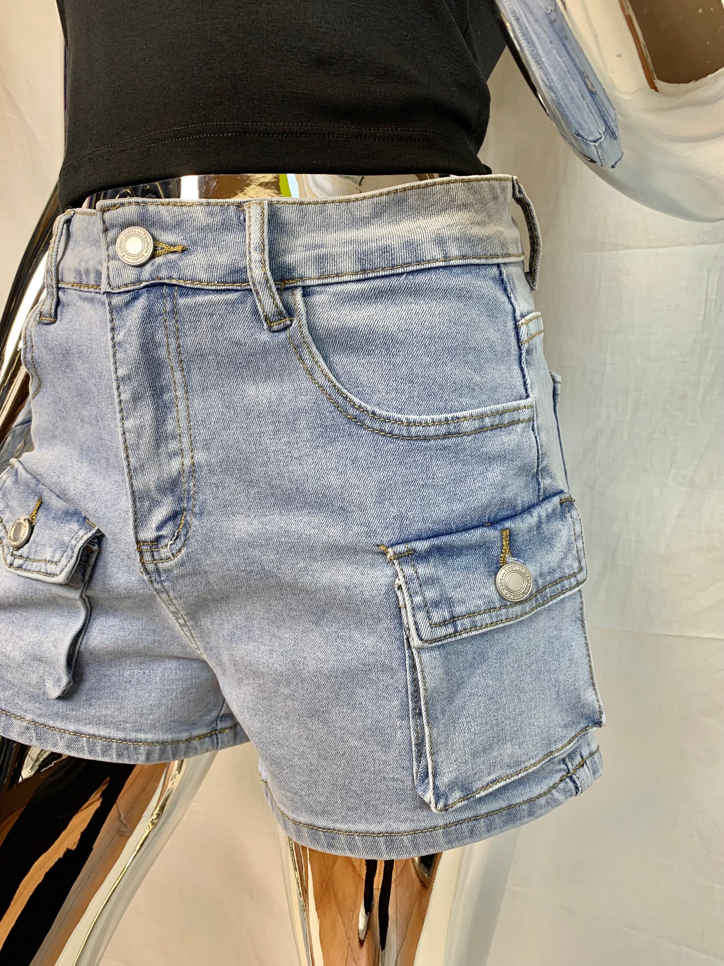 PRIMAVERA 2024 | Pantaloncino denim con le tasche