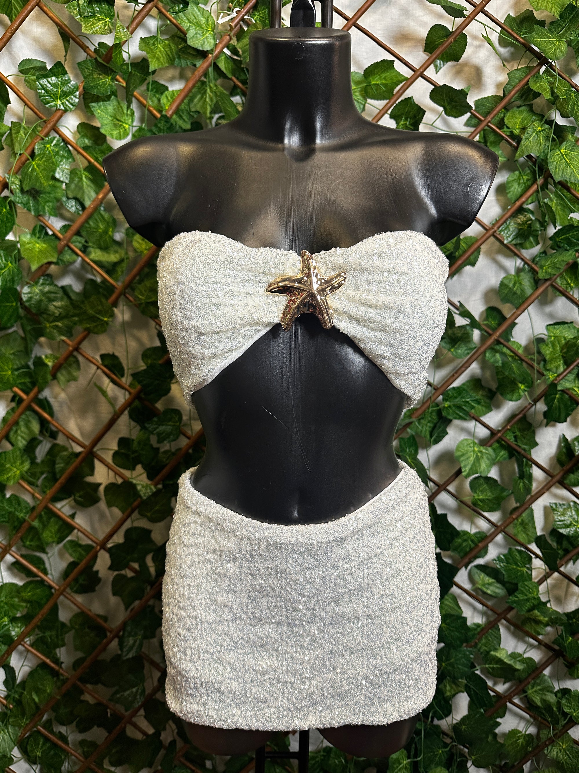 Top con stella marina dorata + gonna con pantaloncini (in paillettes) | taglia unica