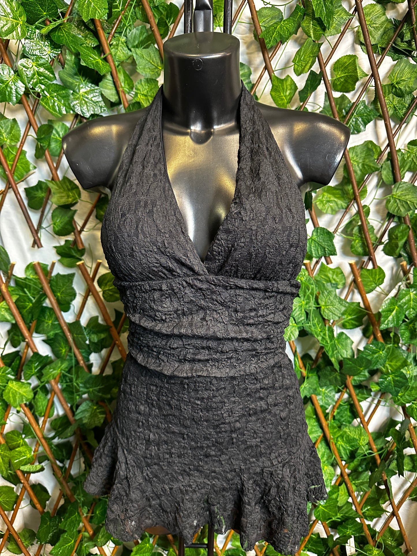 Crepe style: deep neckline with cups and open back, with shorts tucked in | one size