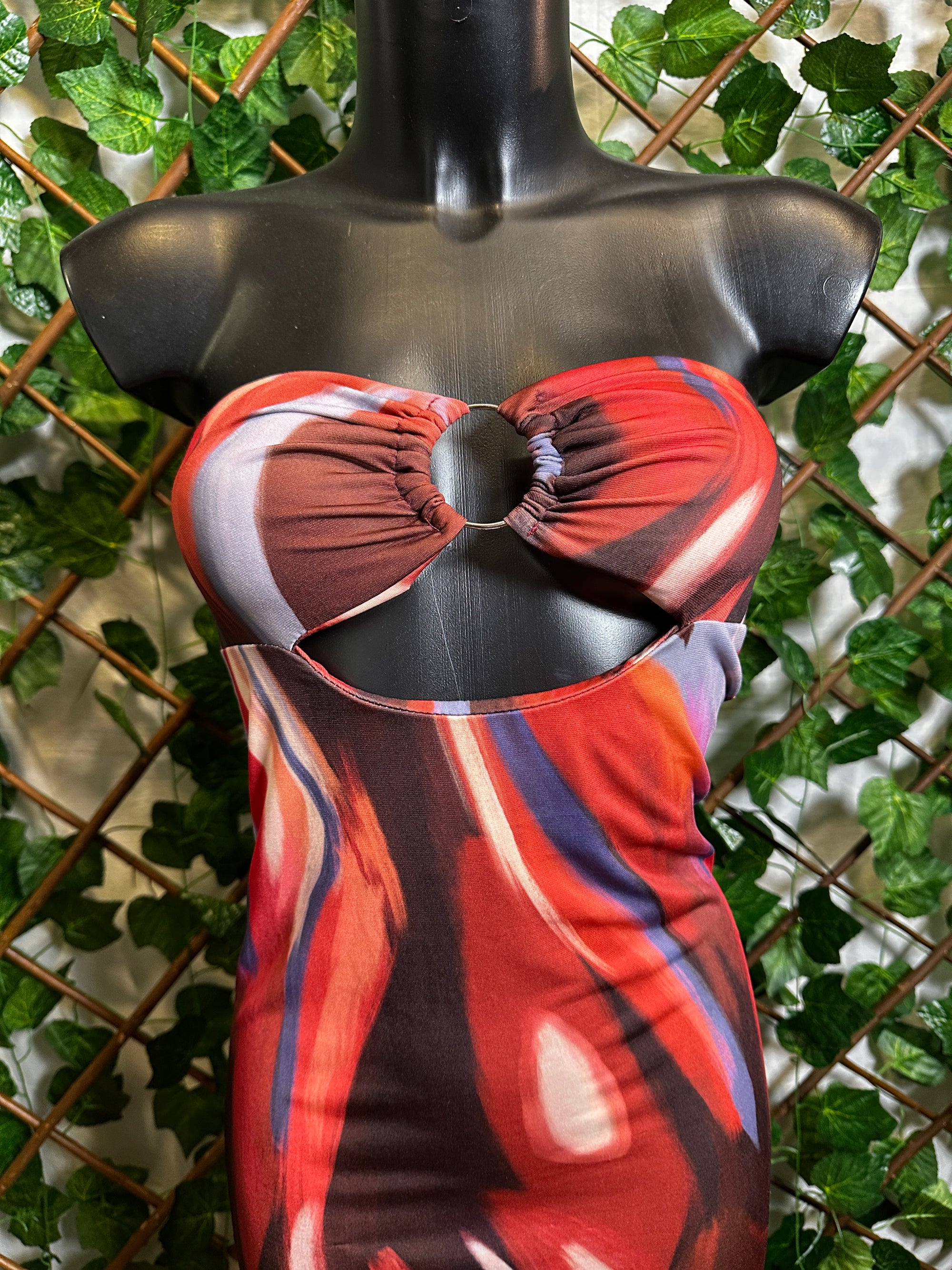 Vestito lungo elasticizzato con lo spacco diagonale | taglia unica