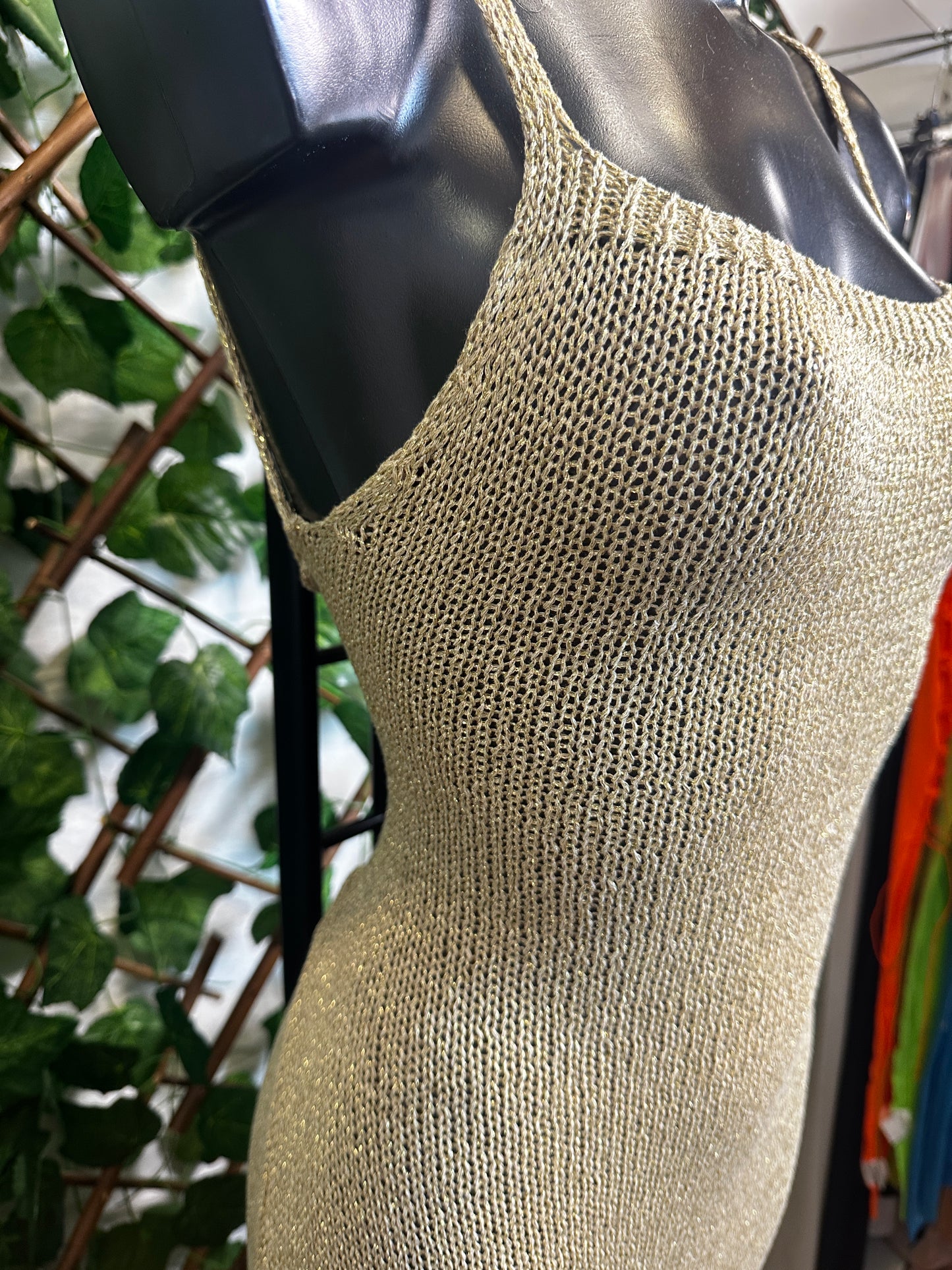 Vestito lungo estivo con la schiena scoperta