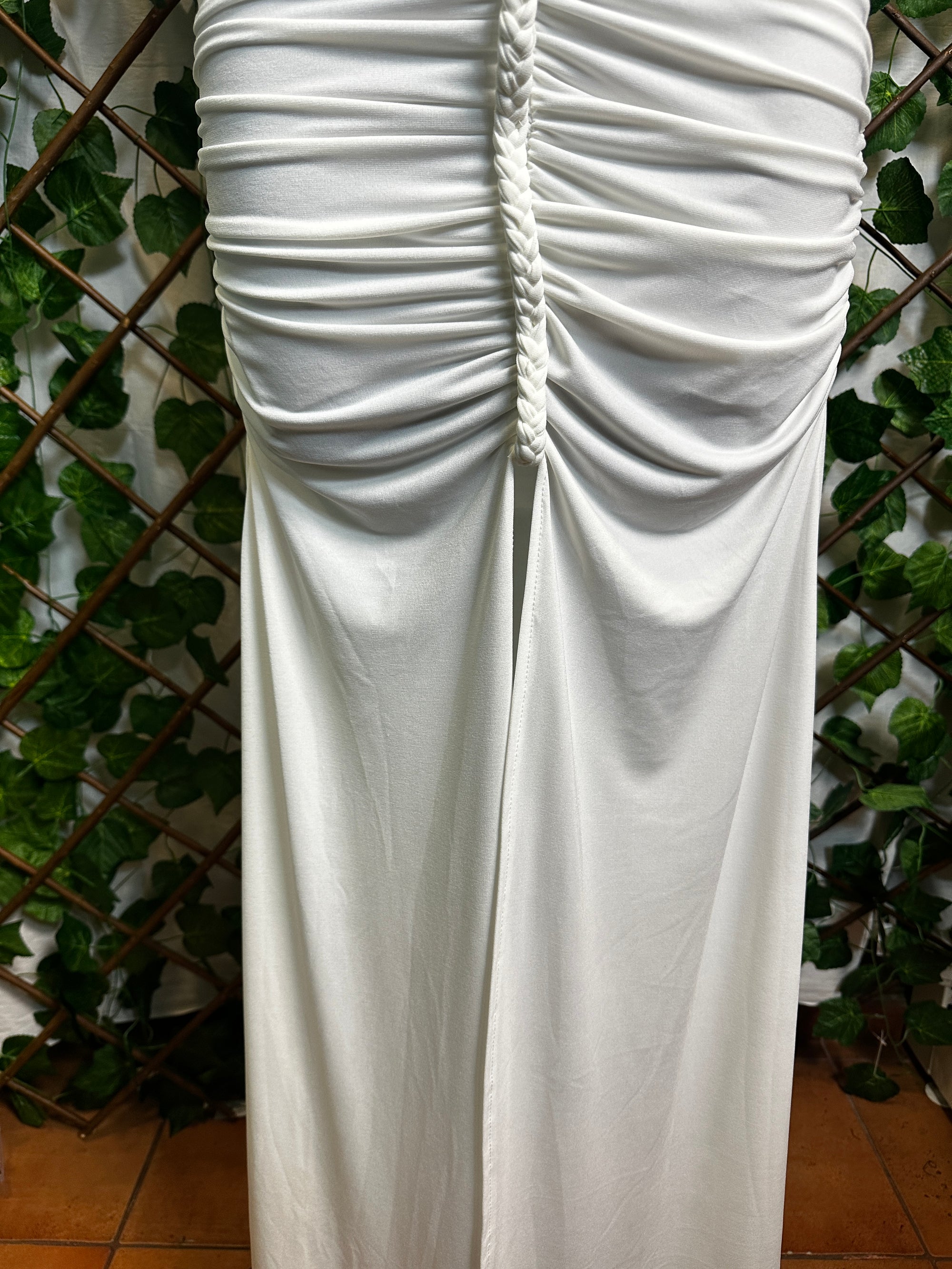 Vestito lungo con cut-out sulla vita con dettaglio corda e spacco