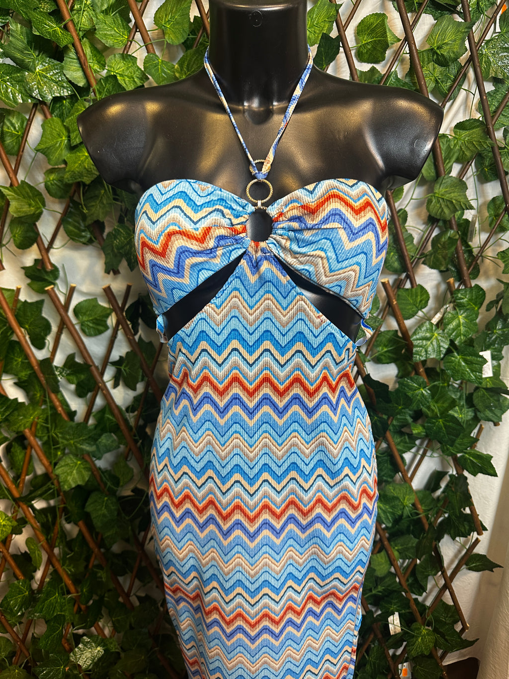 Vestito estivo con dettaglio anelli, con Cut out sui lati | taglia unica
