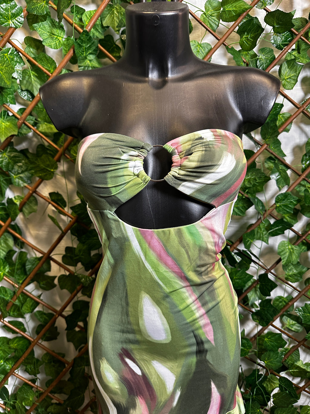 Vestito lungo elasticizzato con lo spacco diagonale | taglia unica