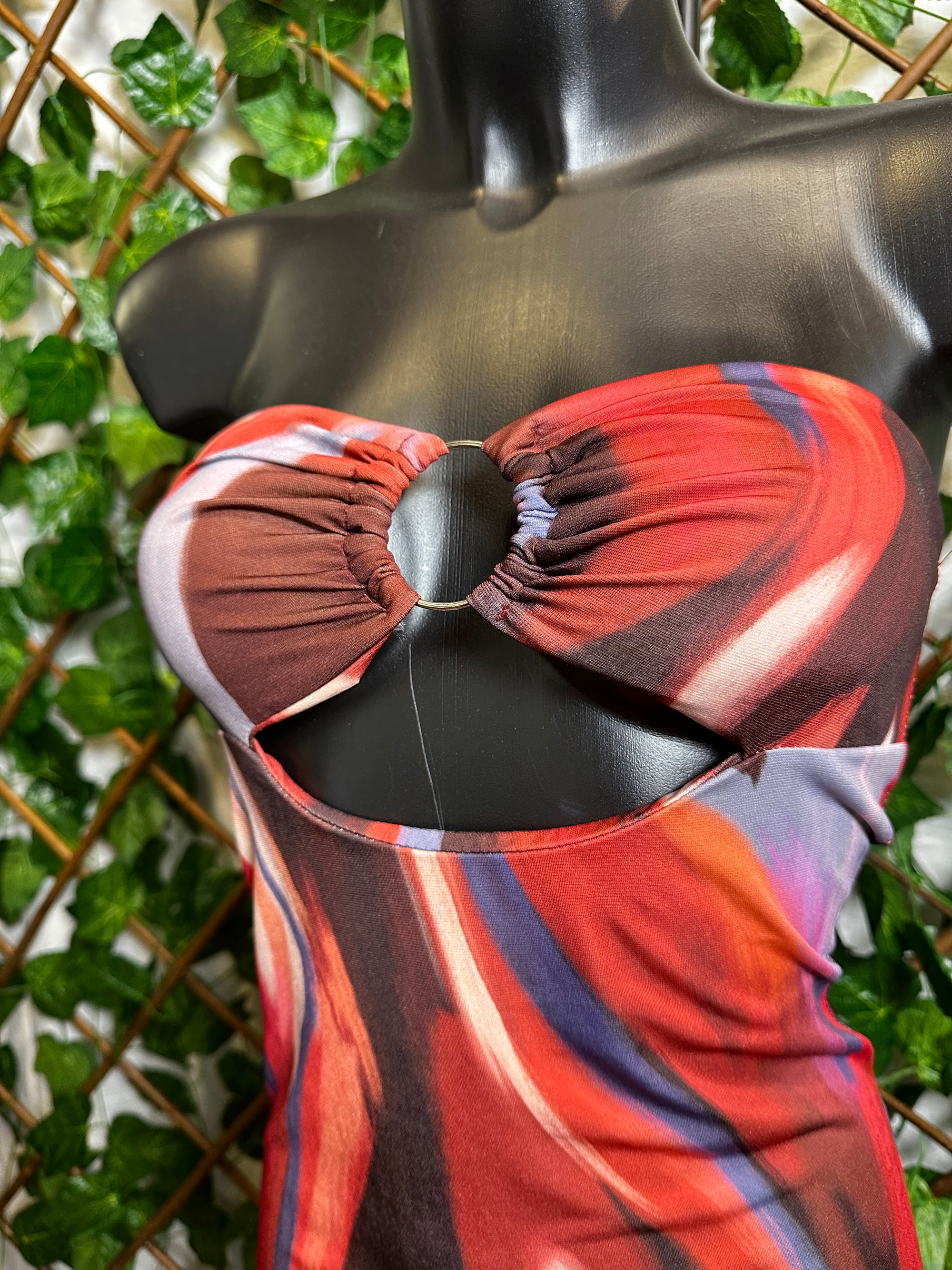 Vestito lungo elasticizzato con lo spacco diagonale | taglia unica