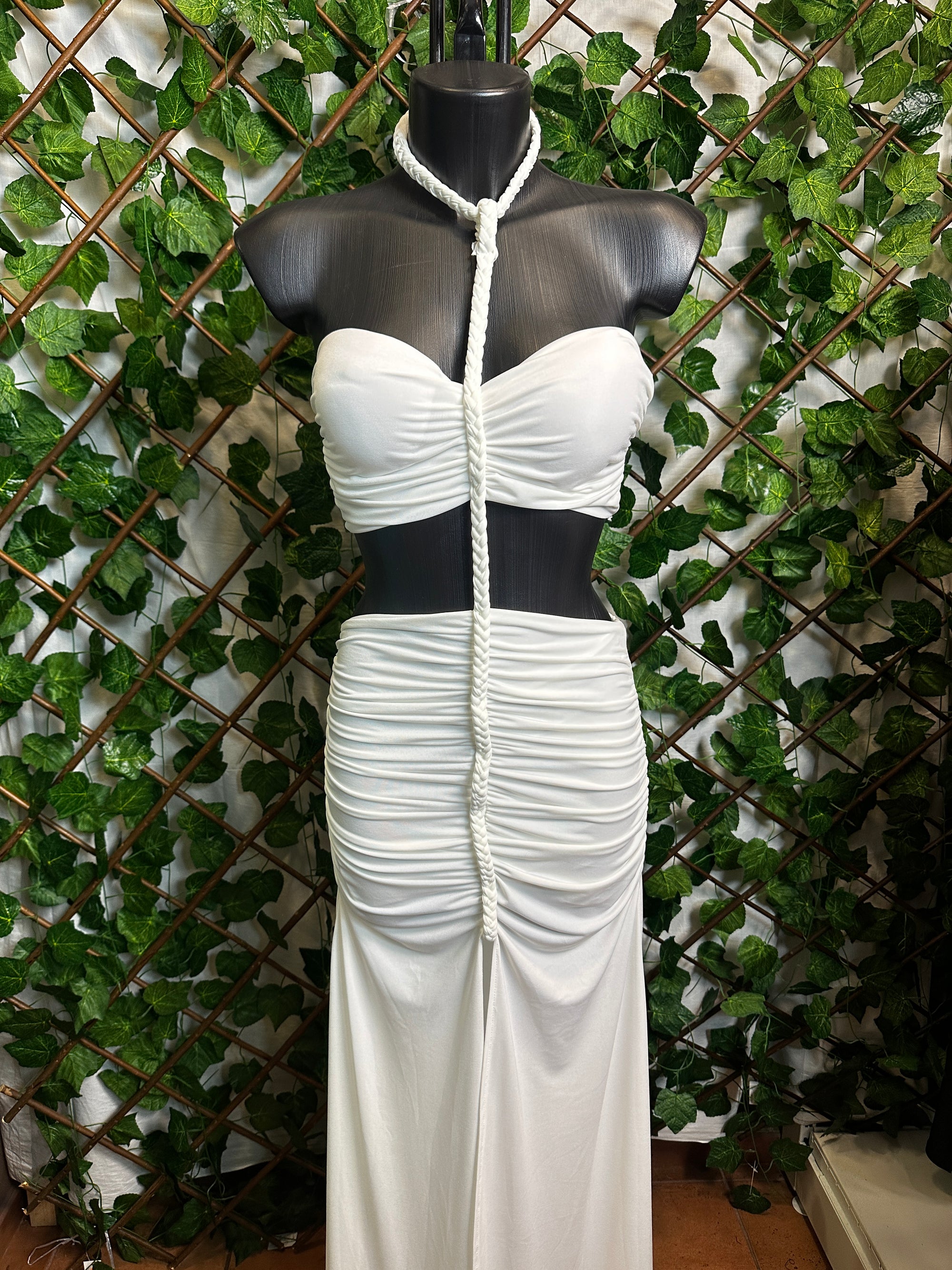 Vestito lungo con cut-out sulla vita con dettaglio corda e spacco