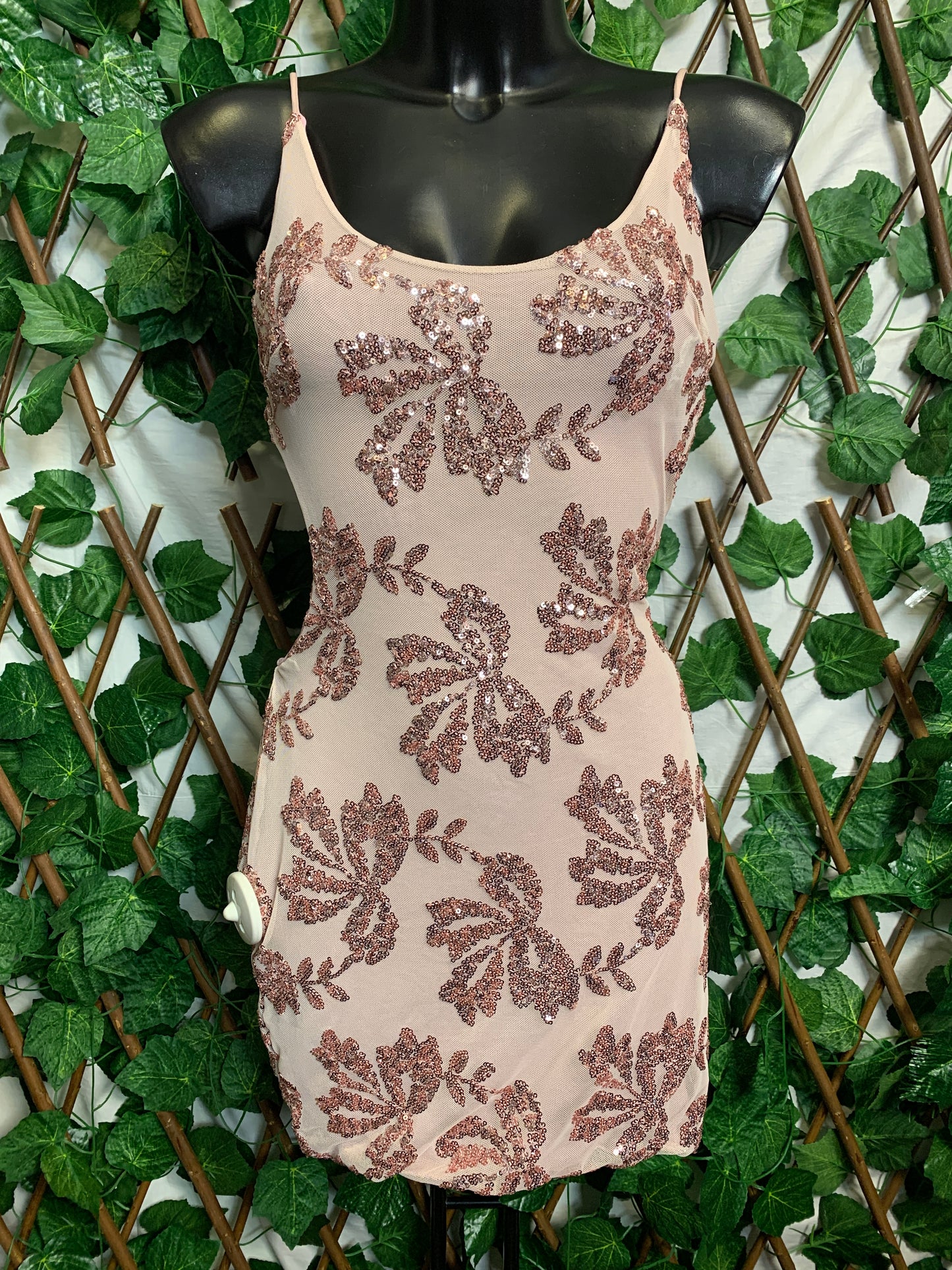 Vestito corto designati dai paillettes