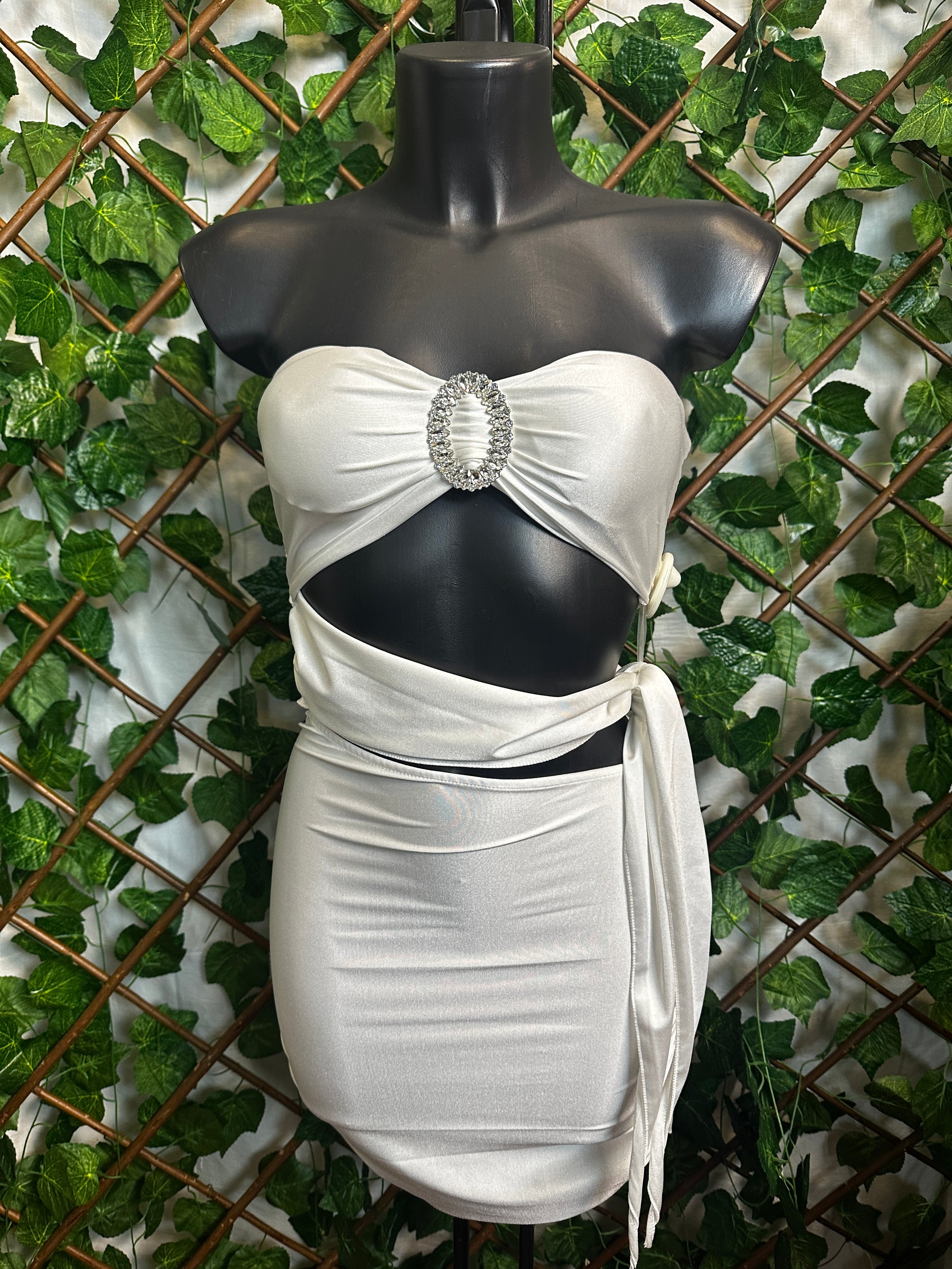 Vestito corto  con cerchio cristallizzato