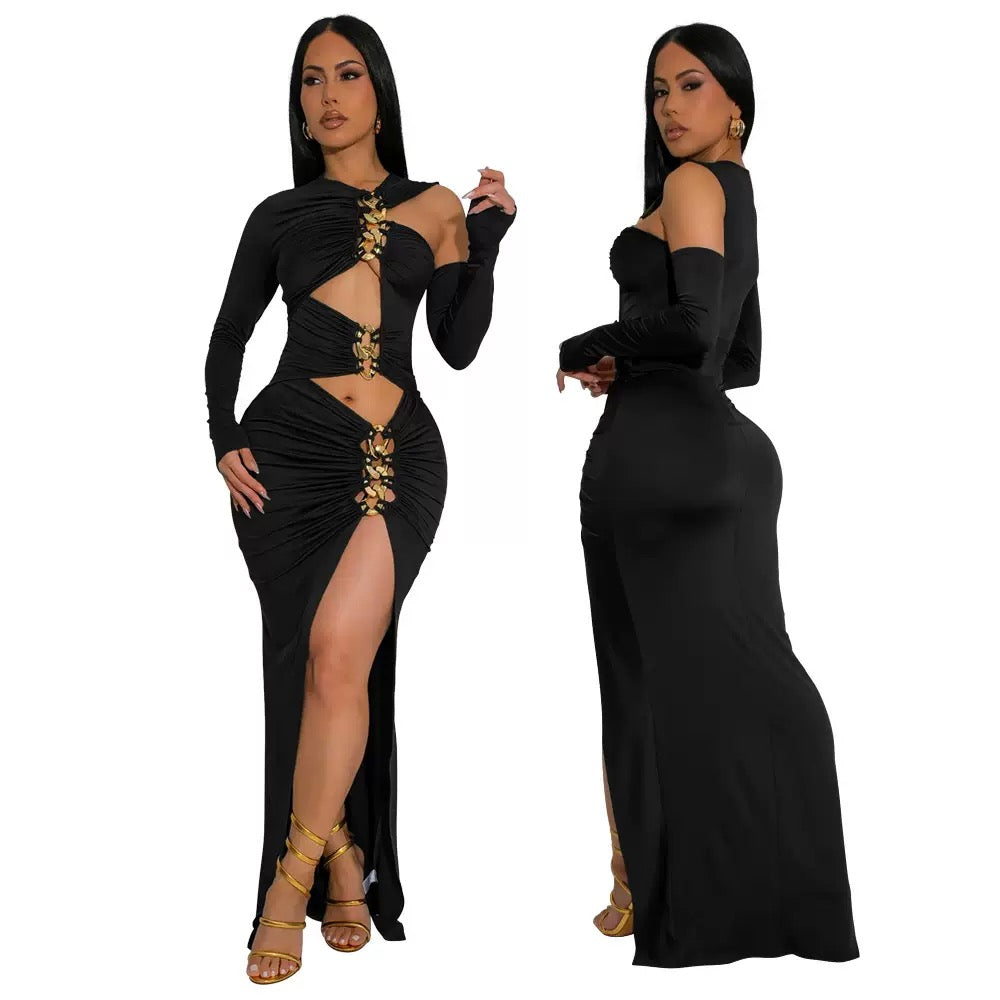 Vestito con dettagli dorati