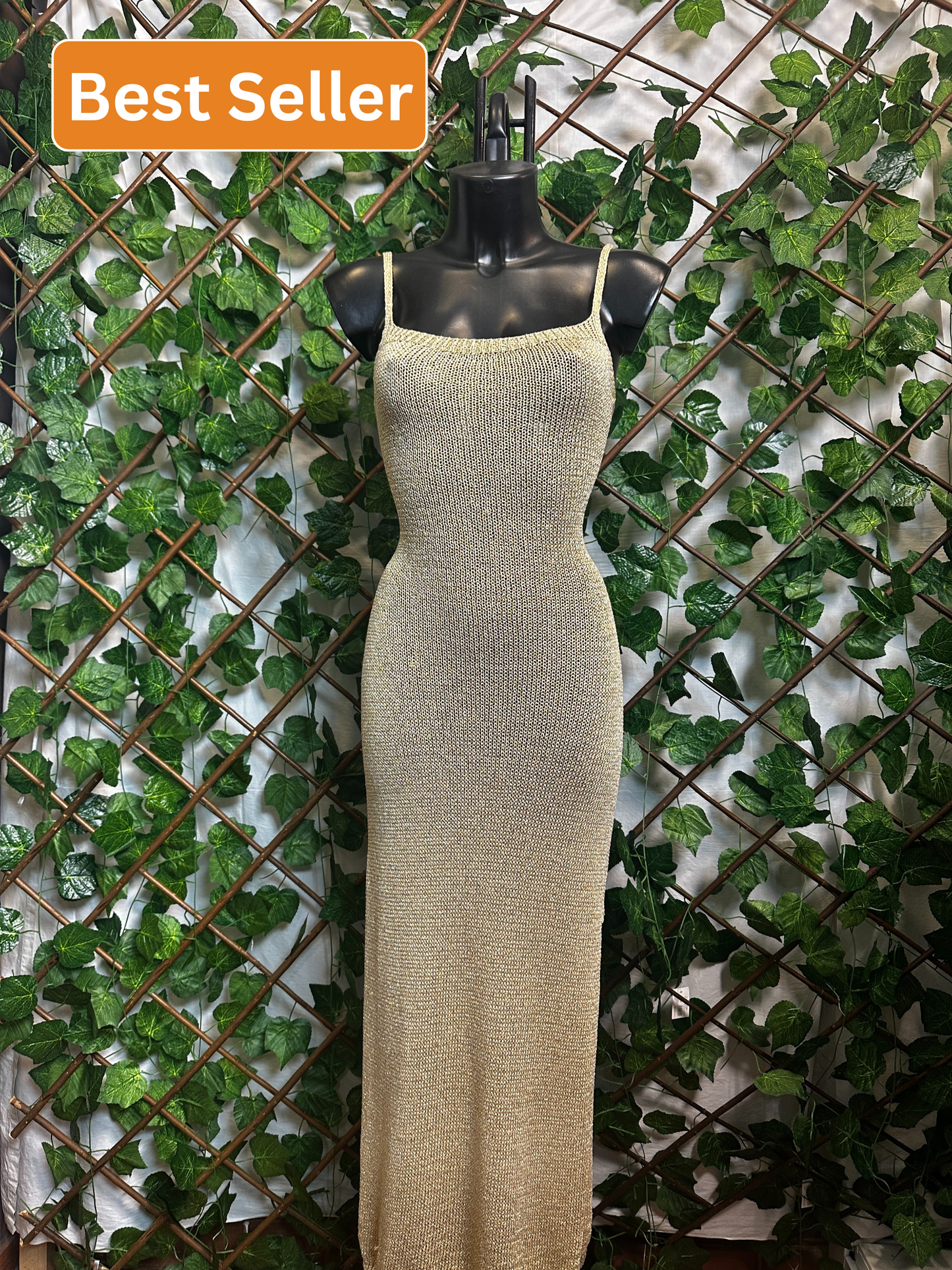 Vestito lungo estivo con la schiena scoperta