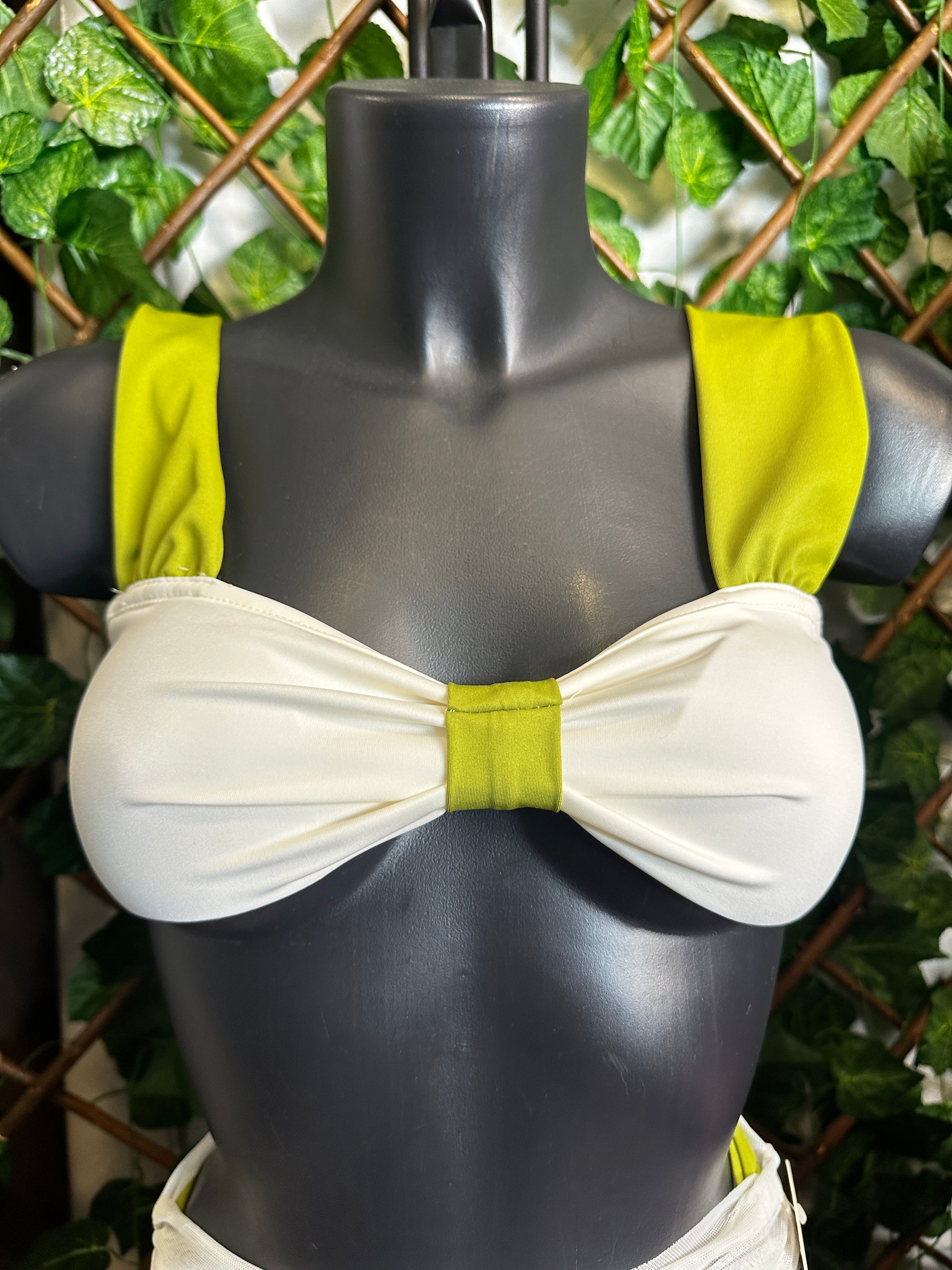 Costume a due colori