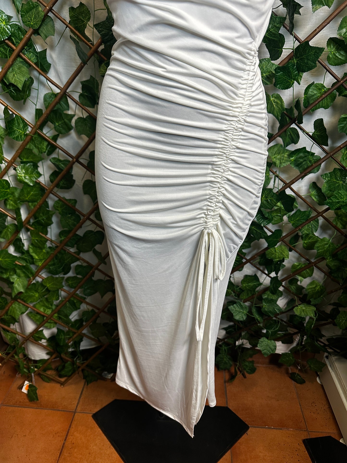 Vestito lungo con arricciatura a drappeggio