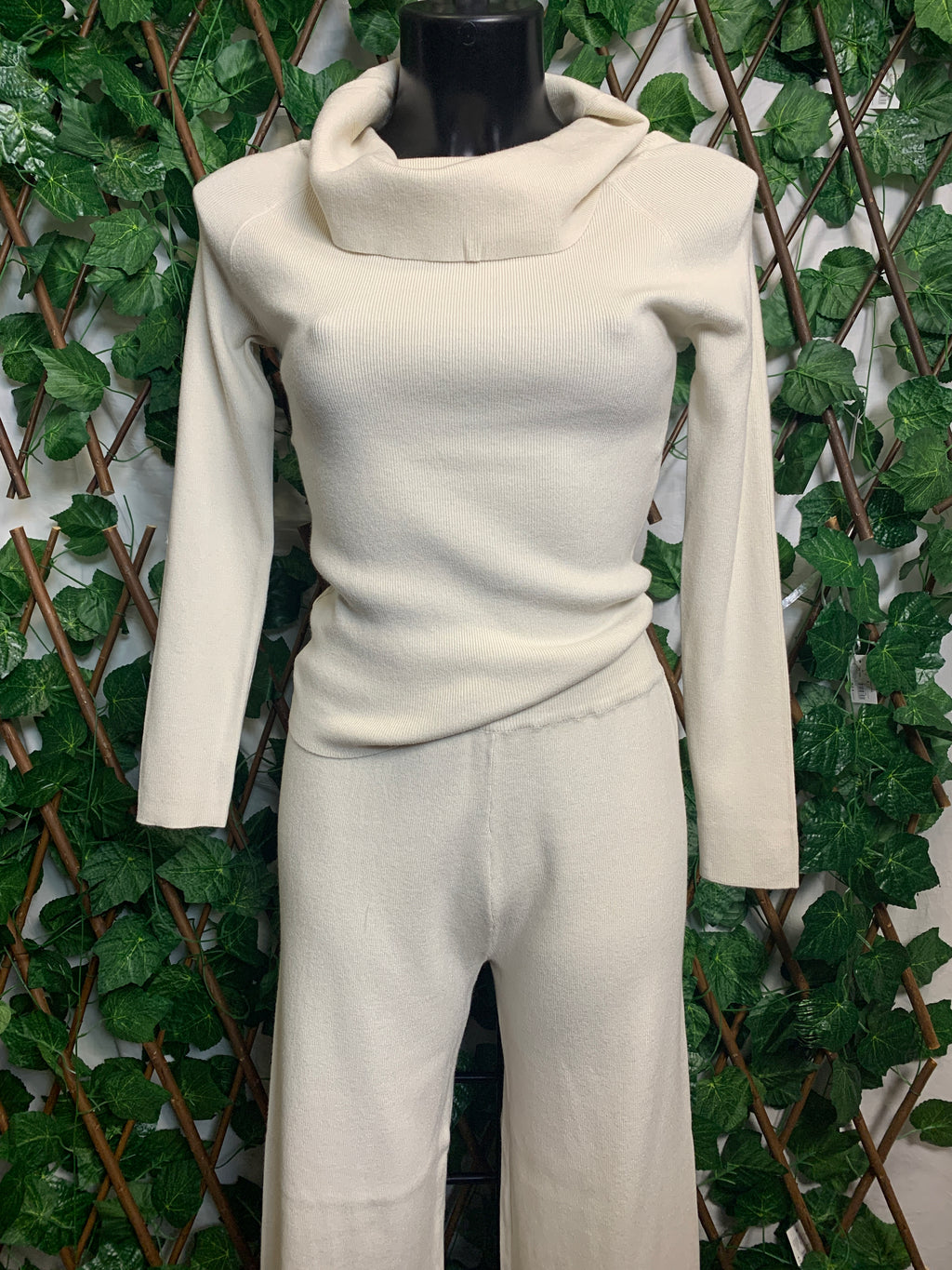 High and wide neck suit