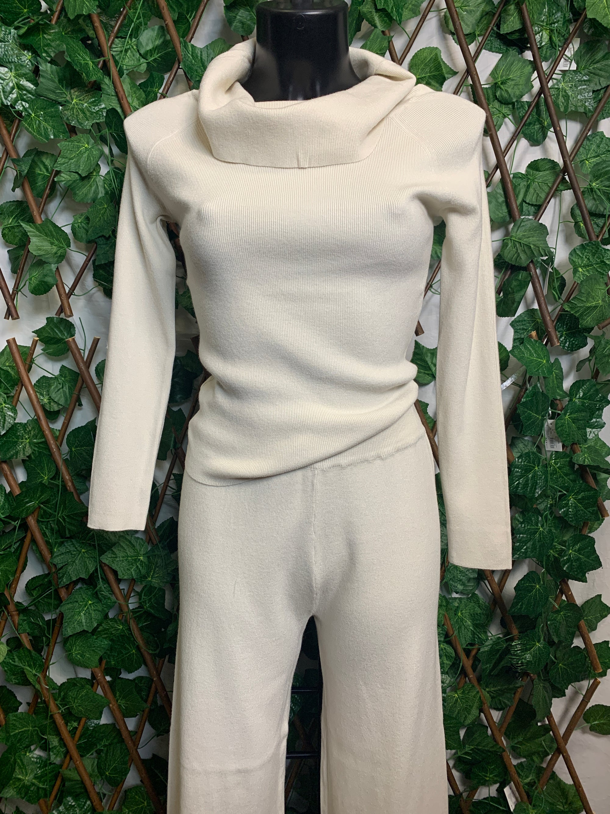 High and wide neck suit