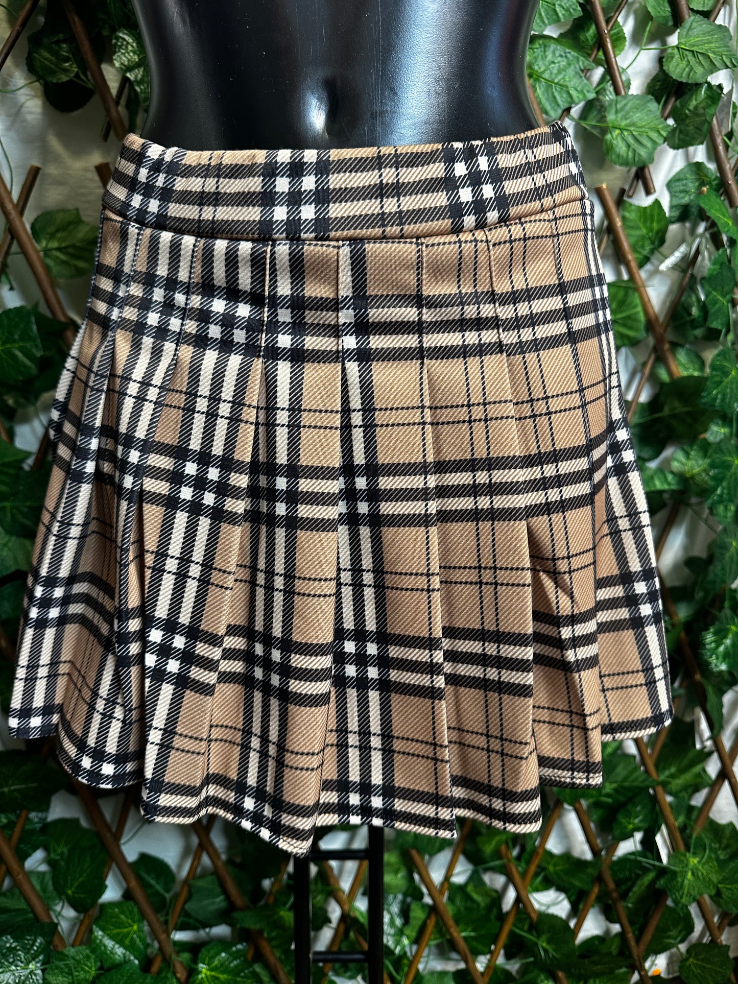 Short checked skirt with integrated shorts