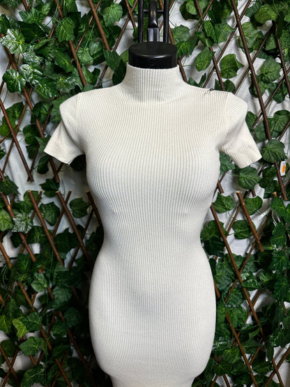 Maglione lungo con le maniche corte