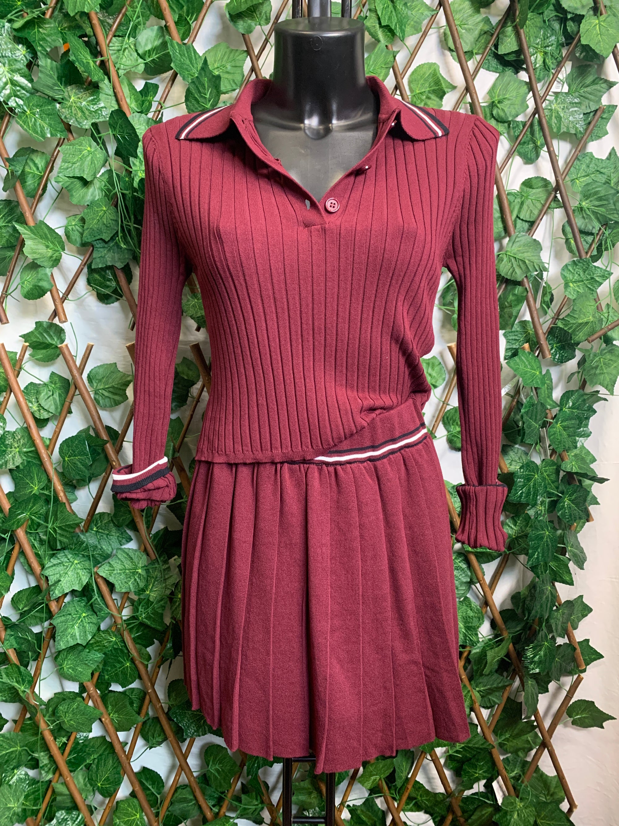 Long-sleeved suit and skirt