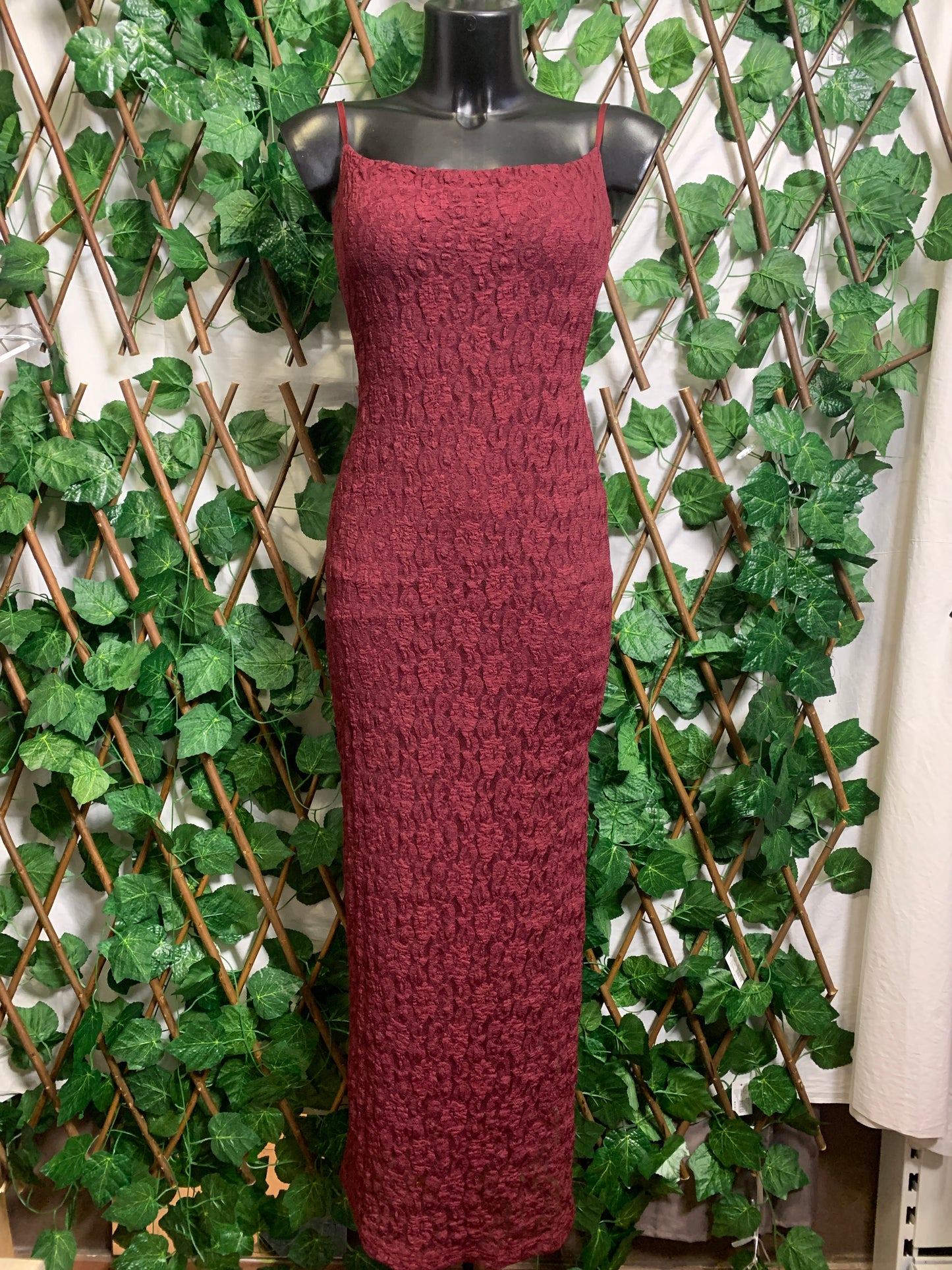 Crepe dress with open back 