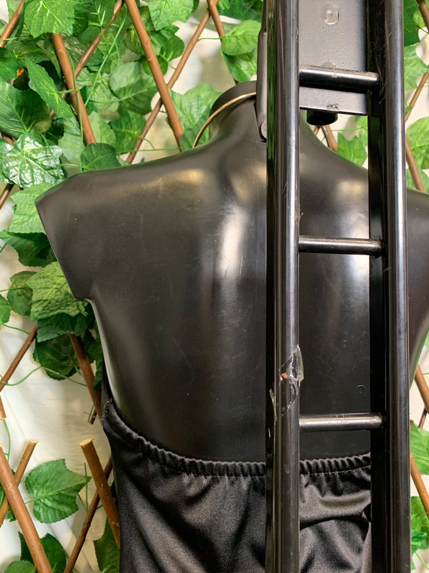 Bodycon dress with gold necklace detail