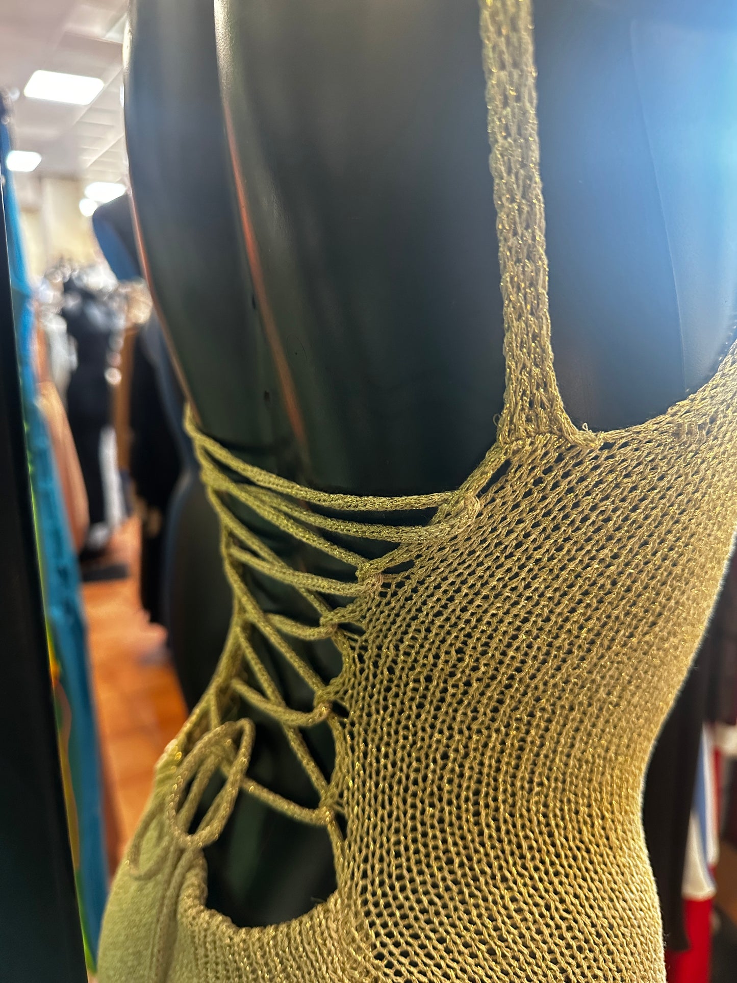 Vestito lungo estivo con la schiena scoperta