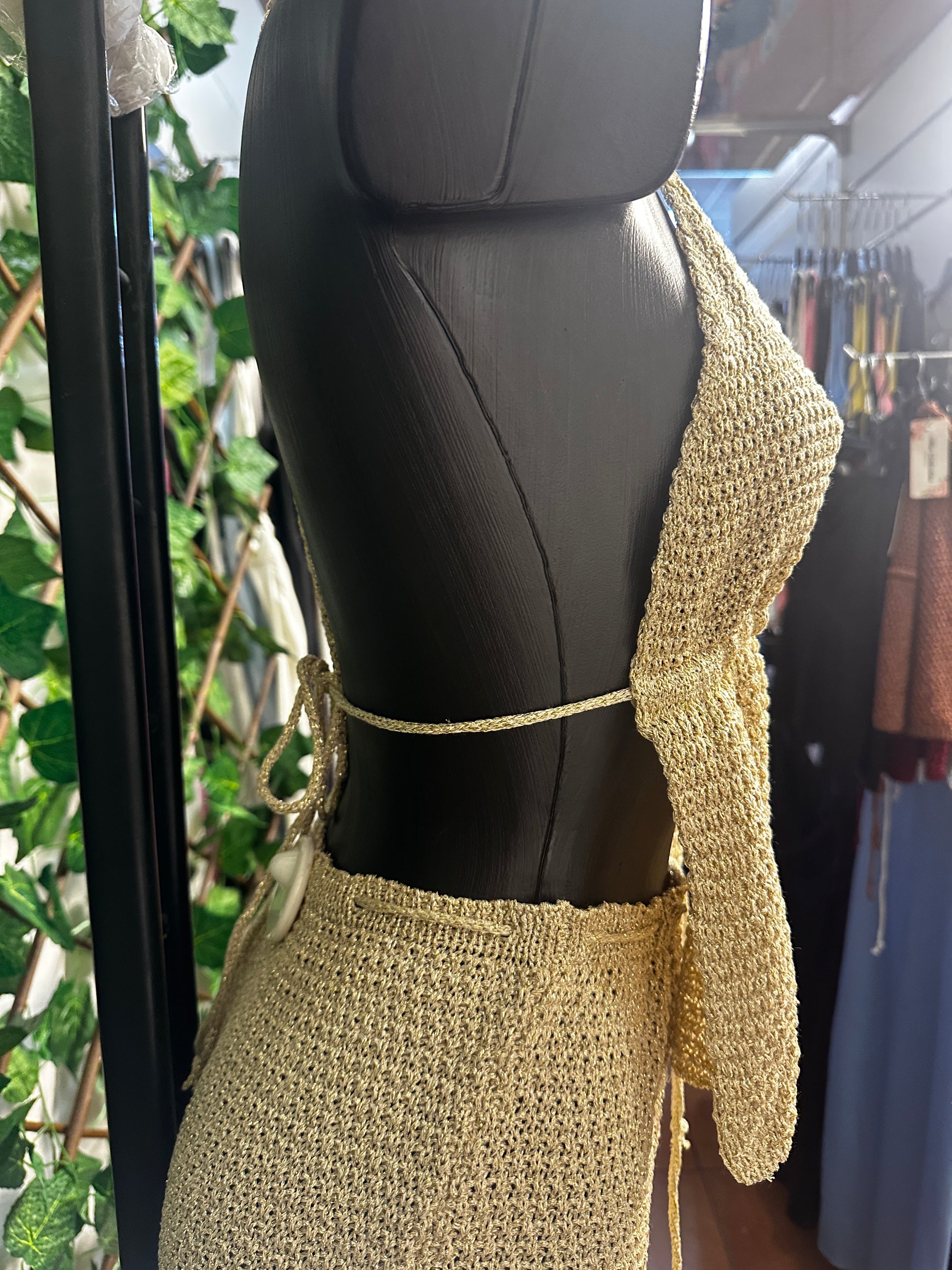 One-size-fits-all summer top and skirt set