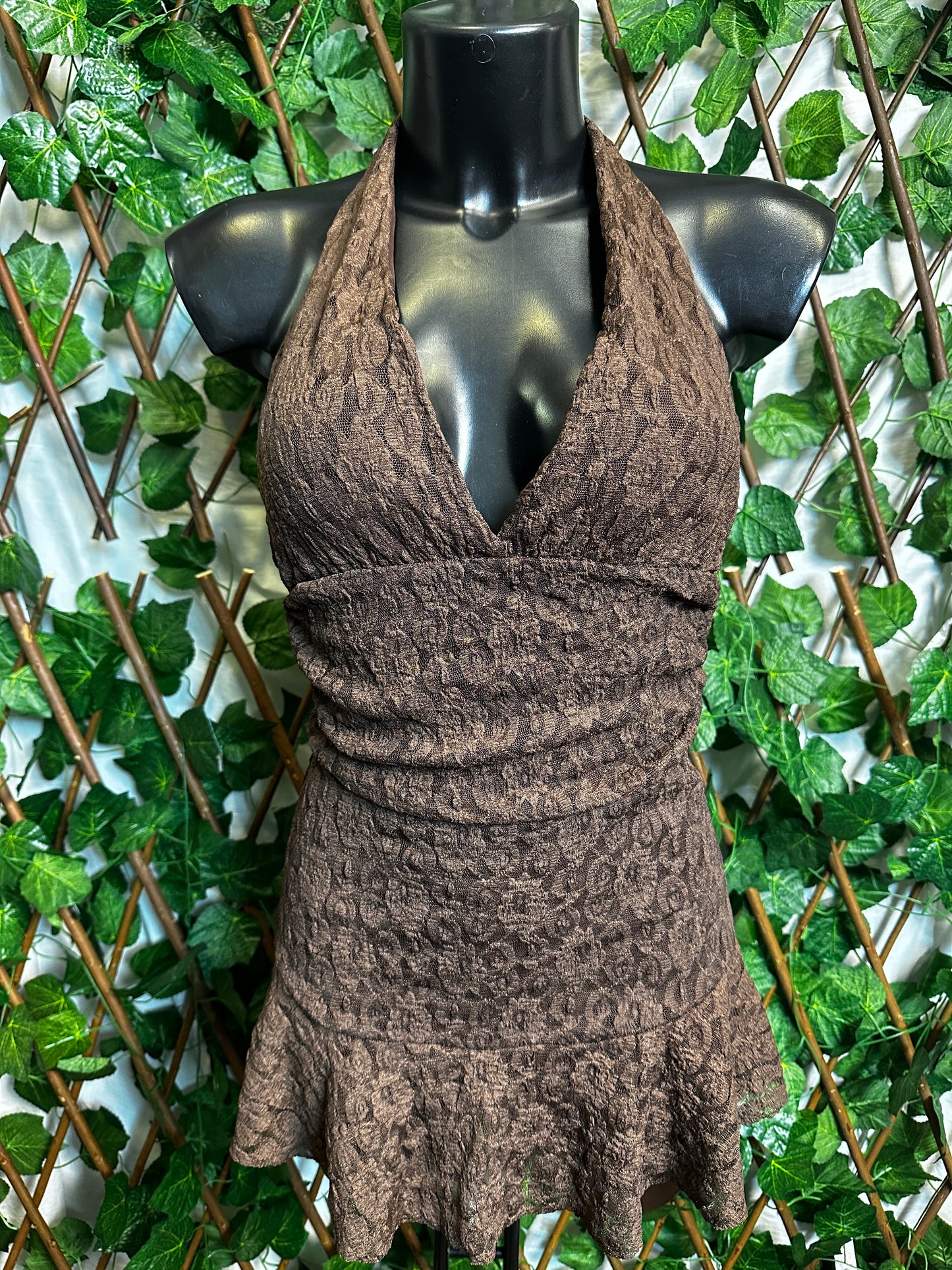 Crepe style: deep neckline with cups and open back, with shorts tucked in | one size