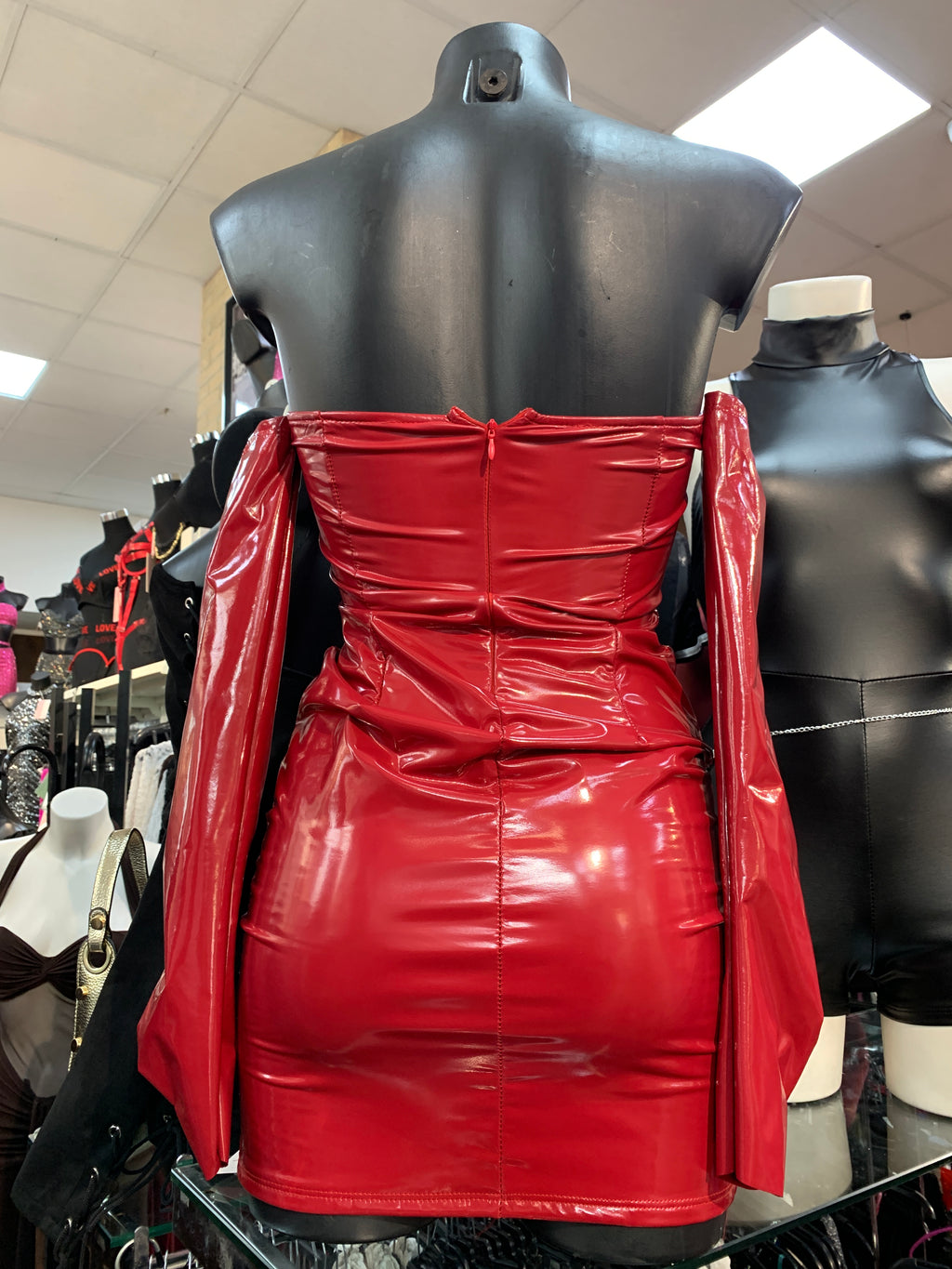 Vestito corto in vernice