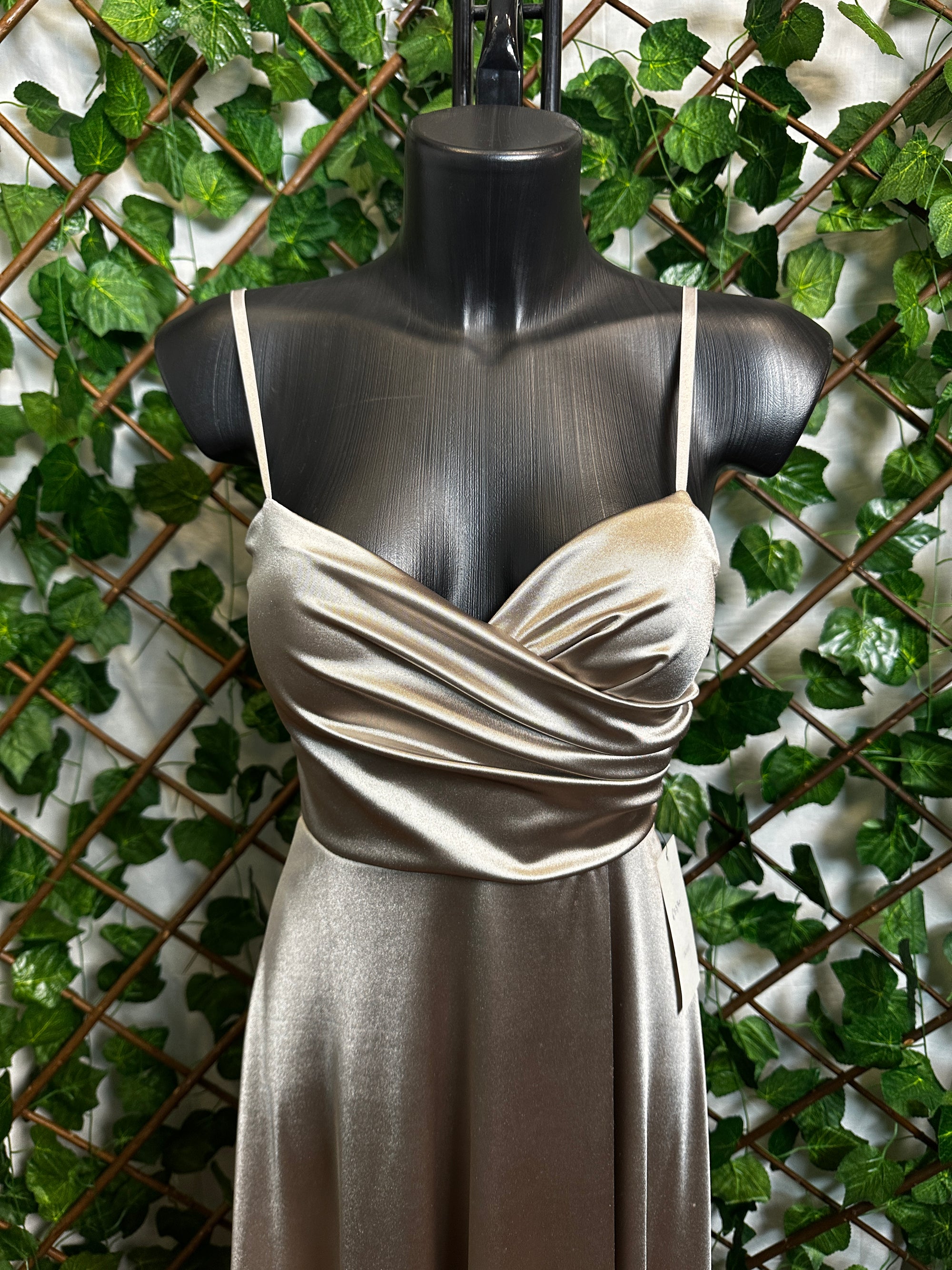 Abito Elegante di Raso