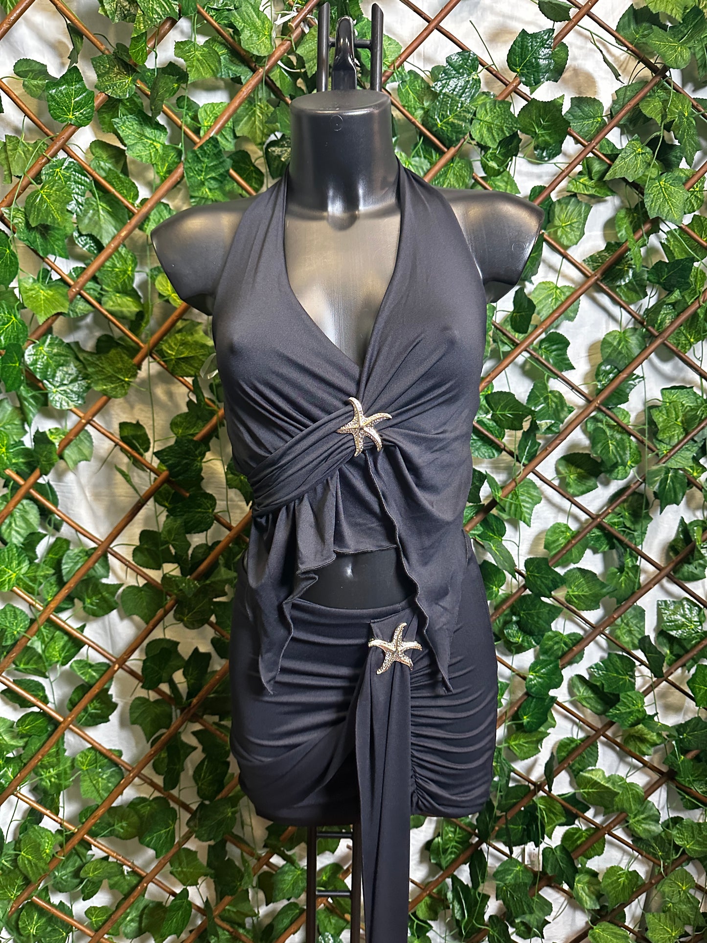 Low-cut top and gathered skirt with starfish detail | one size