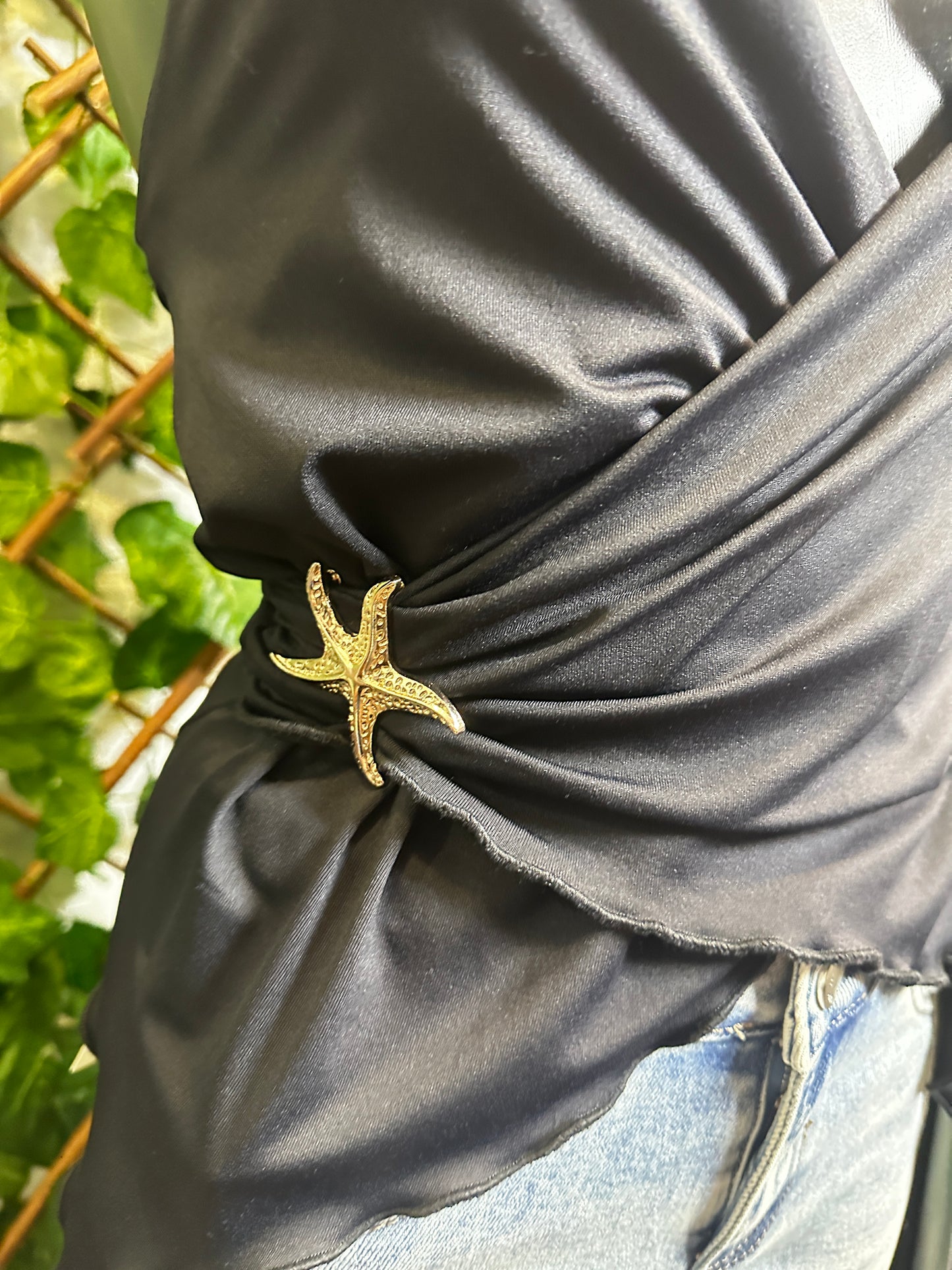 Low-cut top and gathered skirt with starfish detail | one size