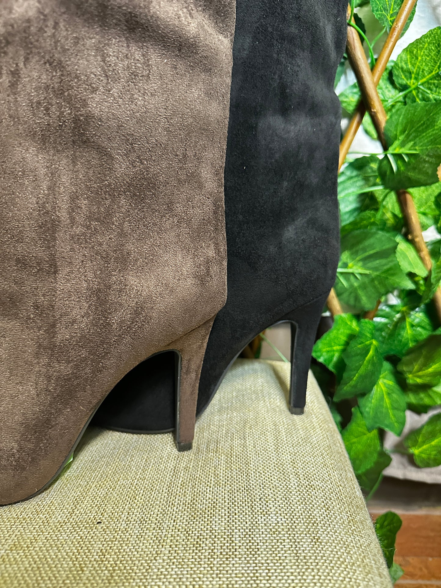 Stiletto suede boots